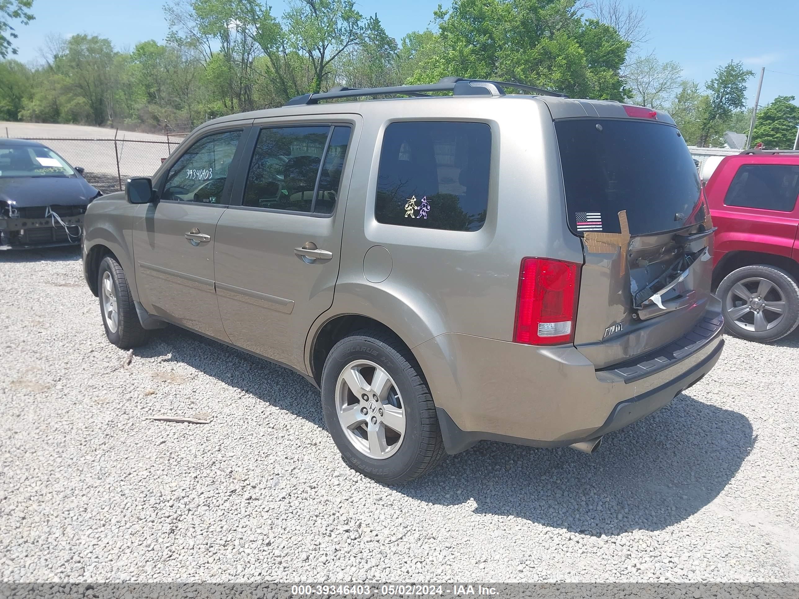 Photo 2 VIN: 5FNYF38599B027988 - HONDA PILOT 