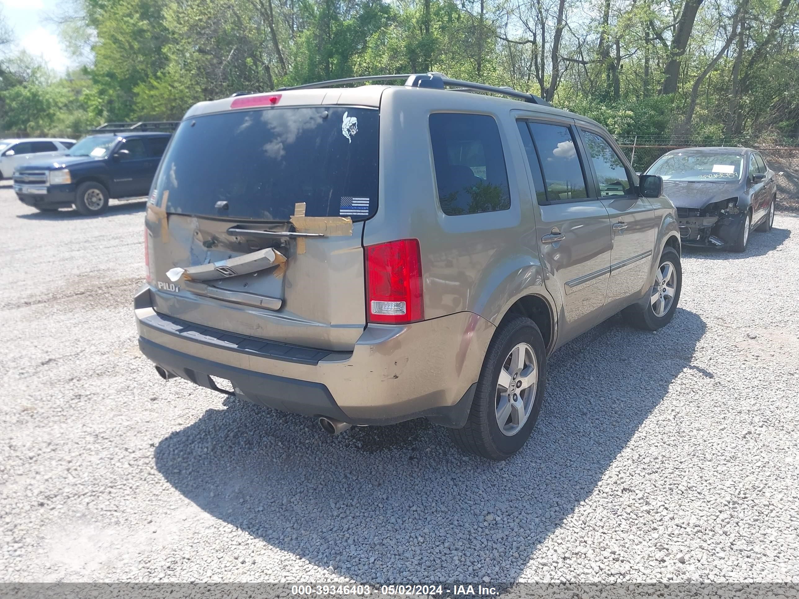 Photo 3 VIN: 5FNYF38599B027988 - HONDA PILOT 