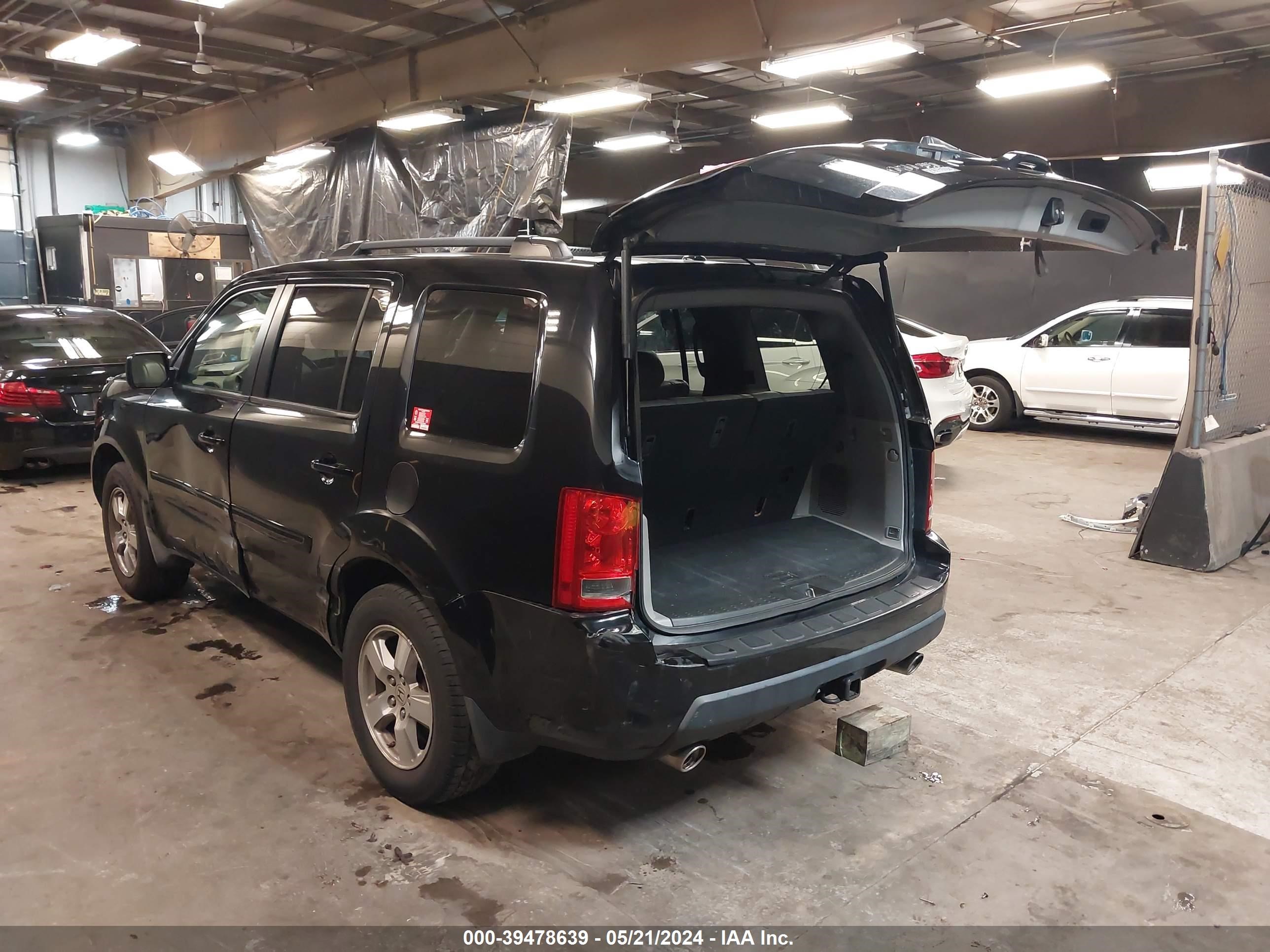 Photo 2 VIN: 5FNYF38659B010761 - HONDA PILOT 