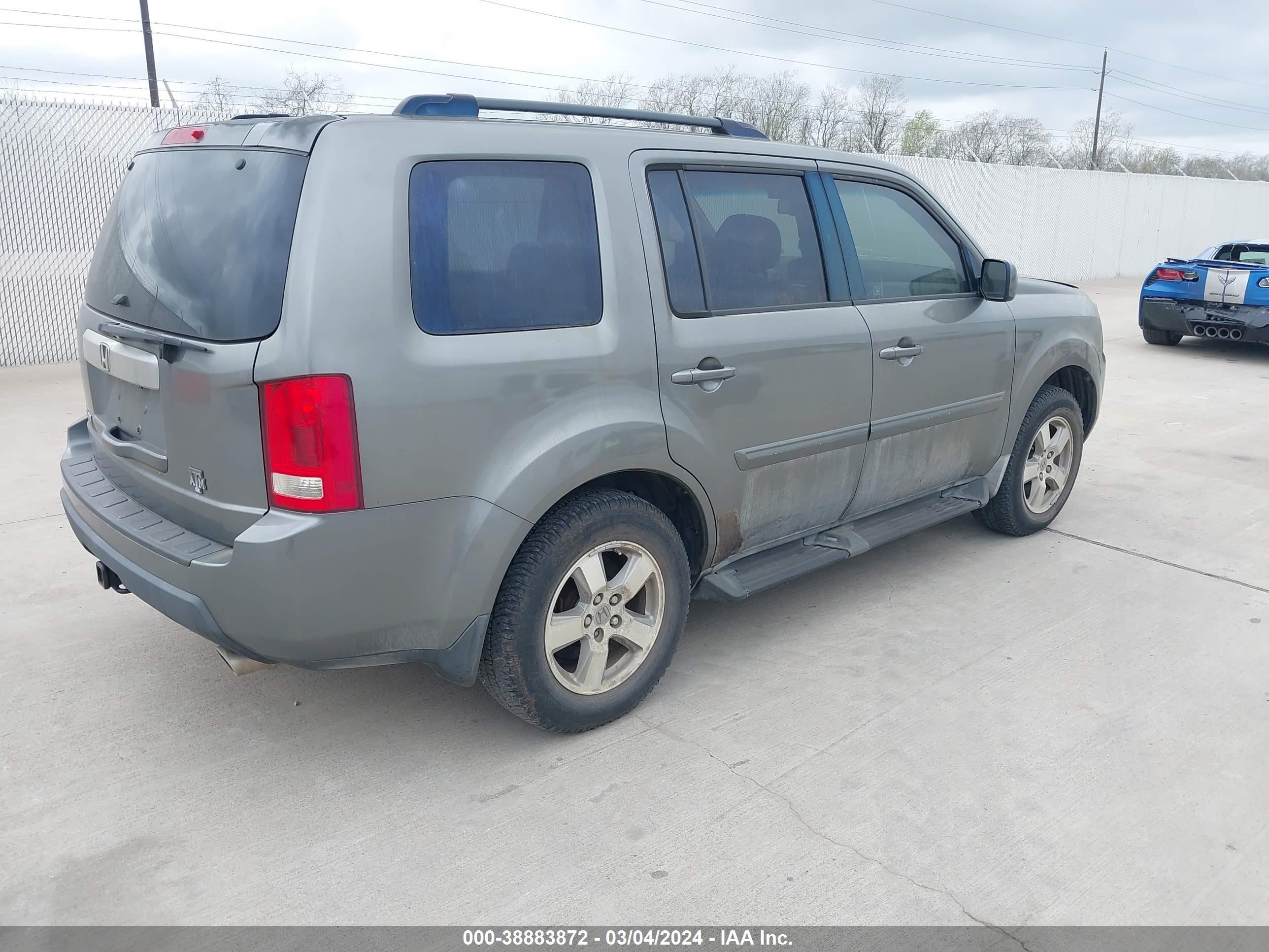 Photo 3 VIN: 5FNYF38679B024998 - HONDA PILOT 