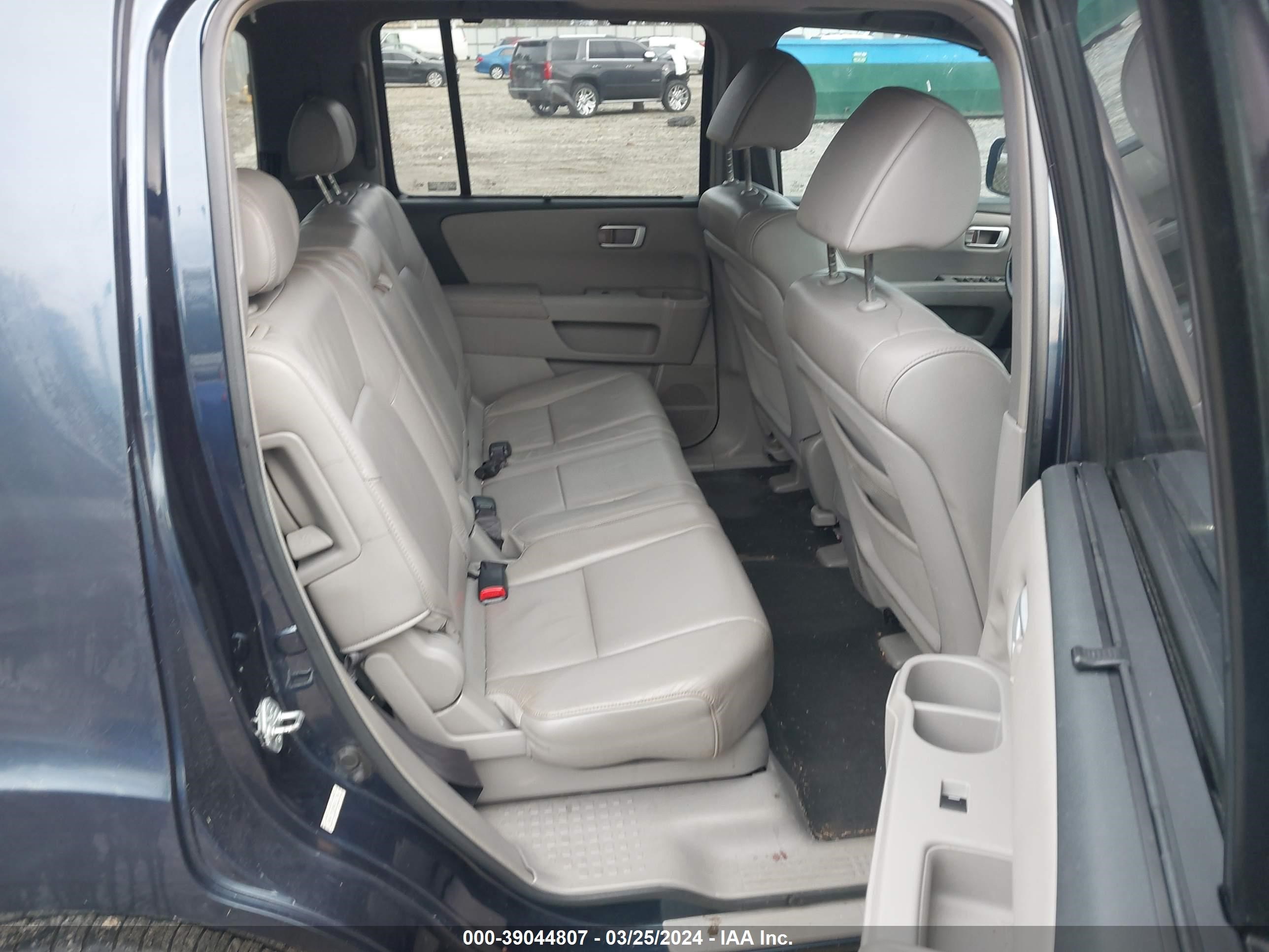 Photo 7 VIN: 5FNYF38839B026734 - HONDA PILOT 