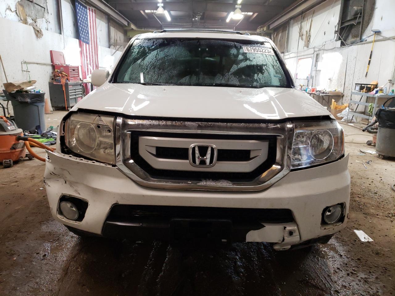 Photo 4 VIN: 5FNYF38849B011935 - HONDA PILOT 