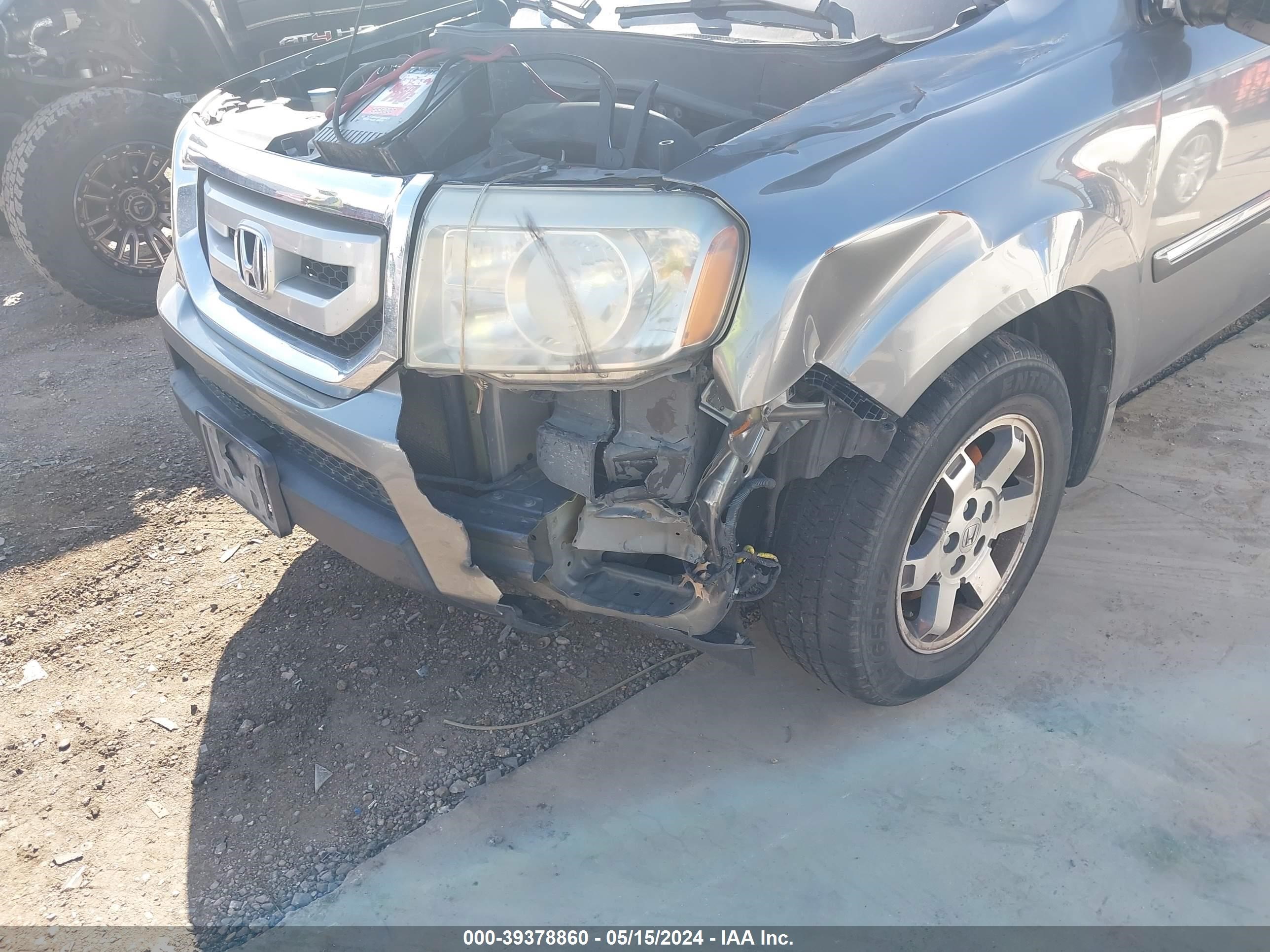 Photo 5 VIN: 5FNYF38859B003729 - HONDA PILOT 