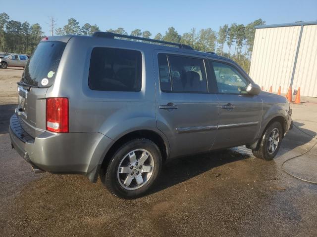 Photo 2 VIN: 5FNYF388X9B012023 - HONDA PILOT TOUR 