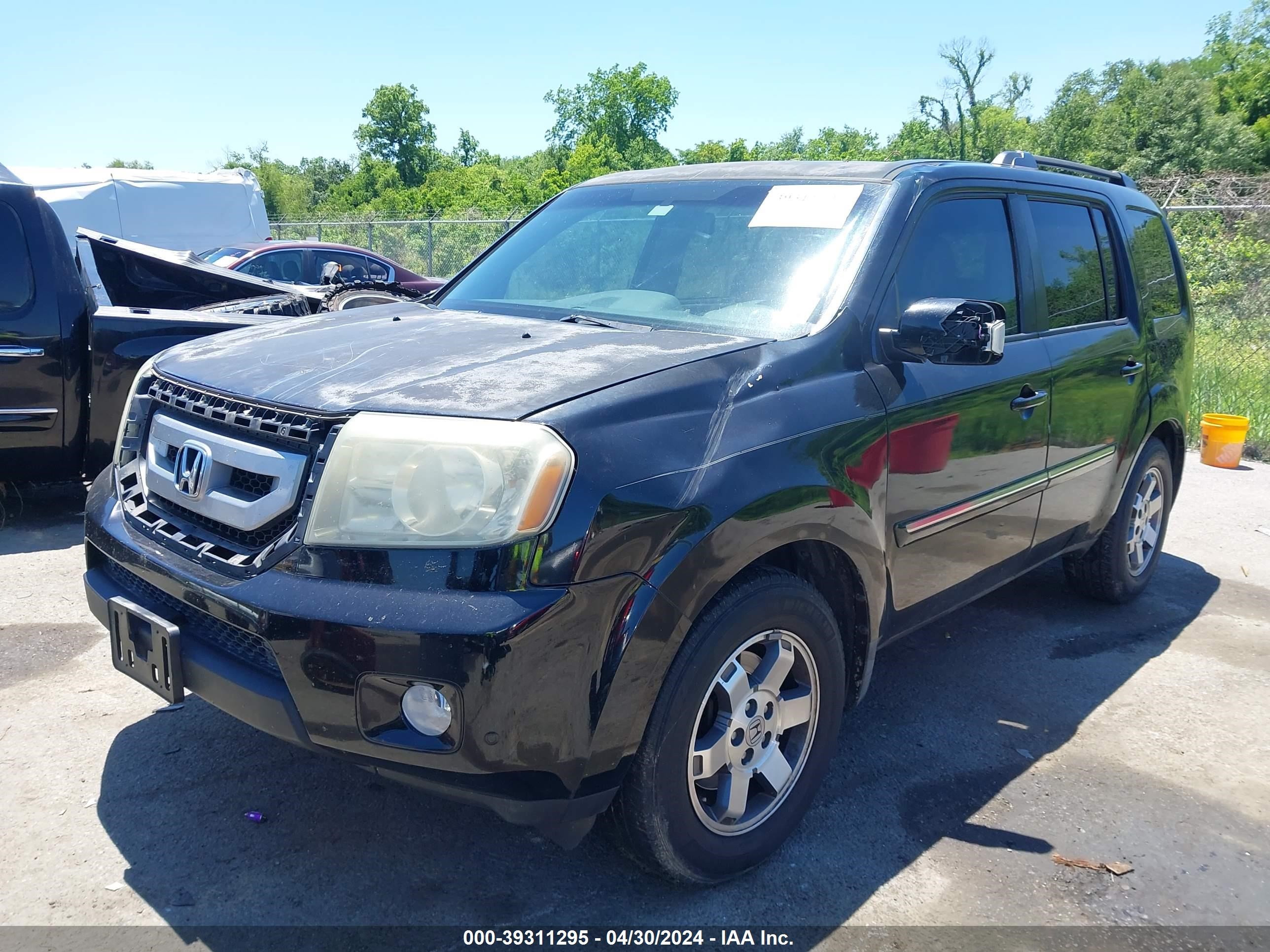 Photo 1 VIN: 5FNYF388X9B027587 - HONDA PILOT 