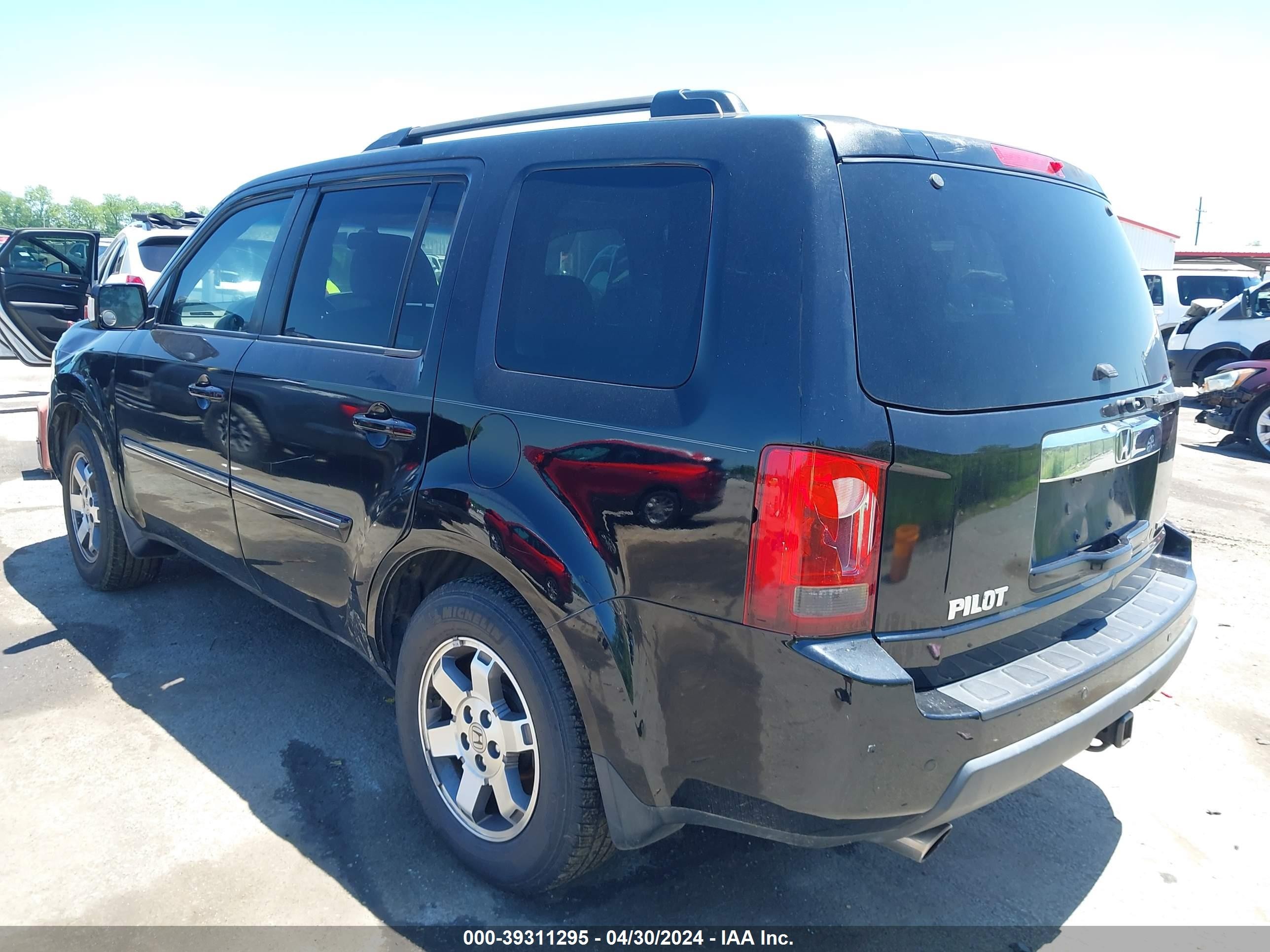 Photo 2 VIN: 5FNYF388X9B027587 - HONDA PILOT 