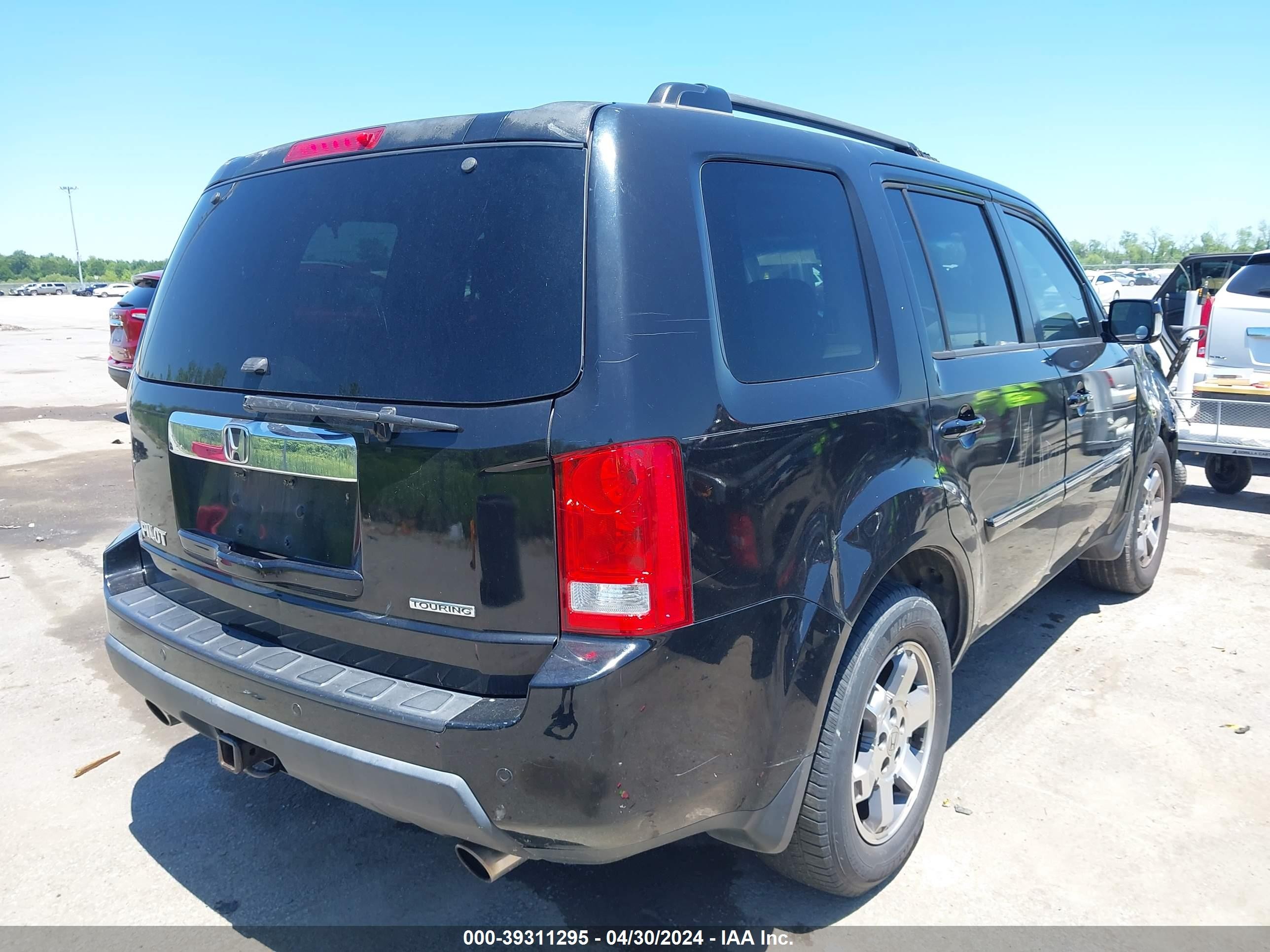 Photo 3 VIN: 5FNYF388X9B027587 - HONDA PILOT 