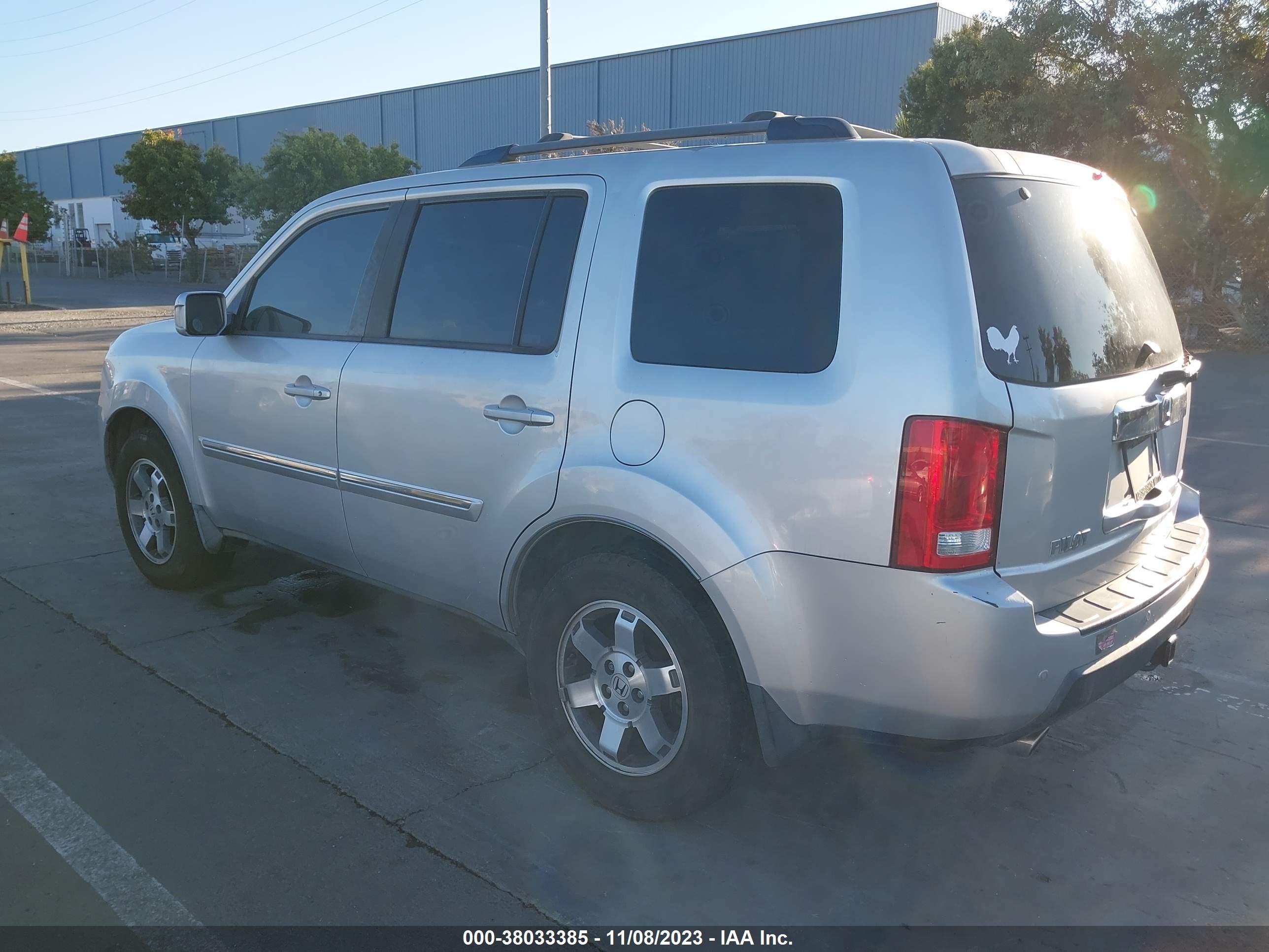 Photo 2 VIN: 5FNYF38929B003941 - HONDA PILOT 