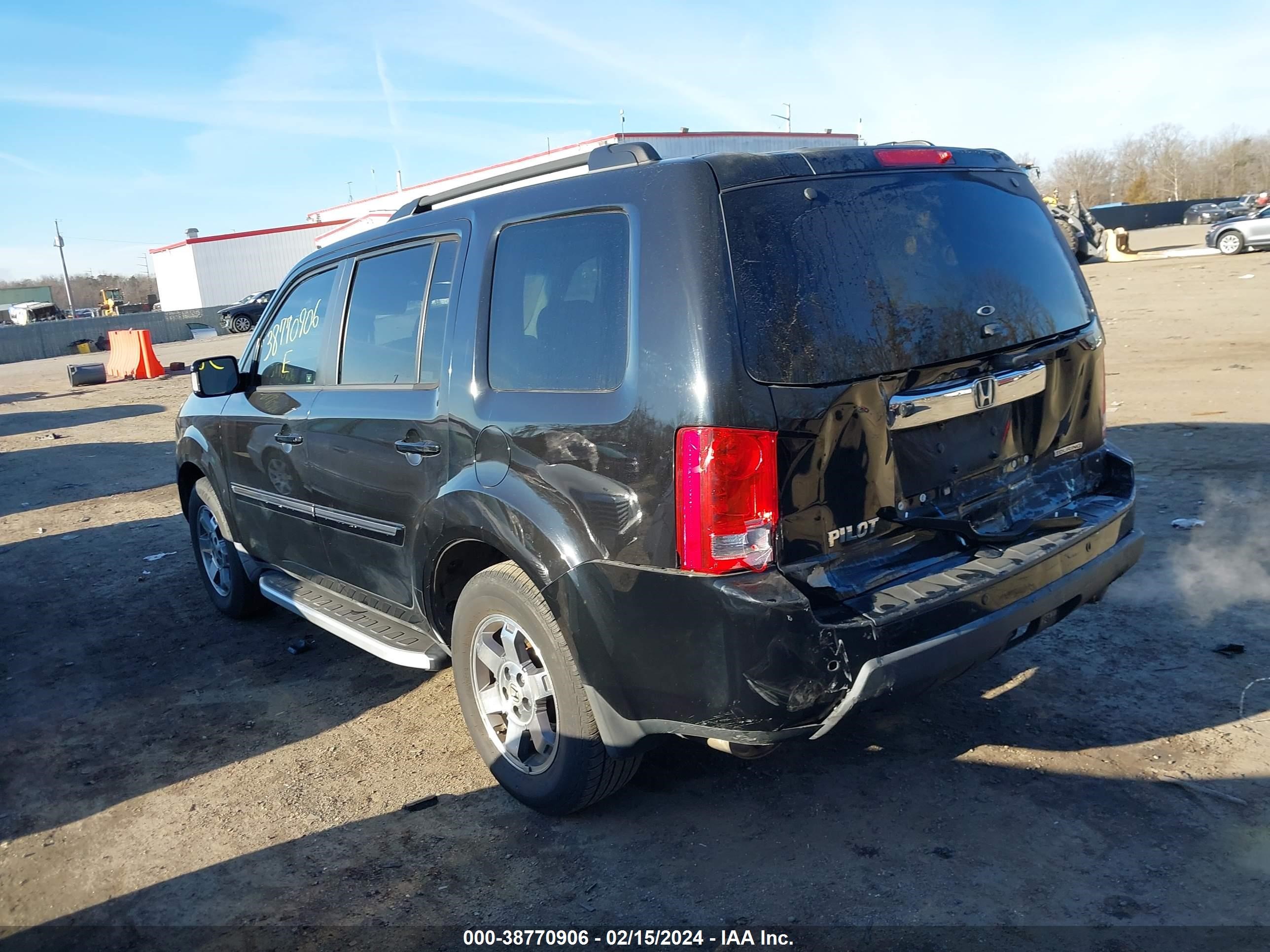 Photo 2 VIN: 5FNYF38959B026002 - HONDA PILOT 