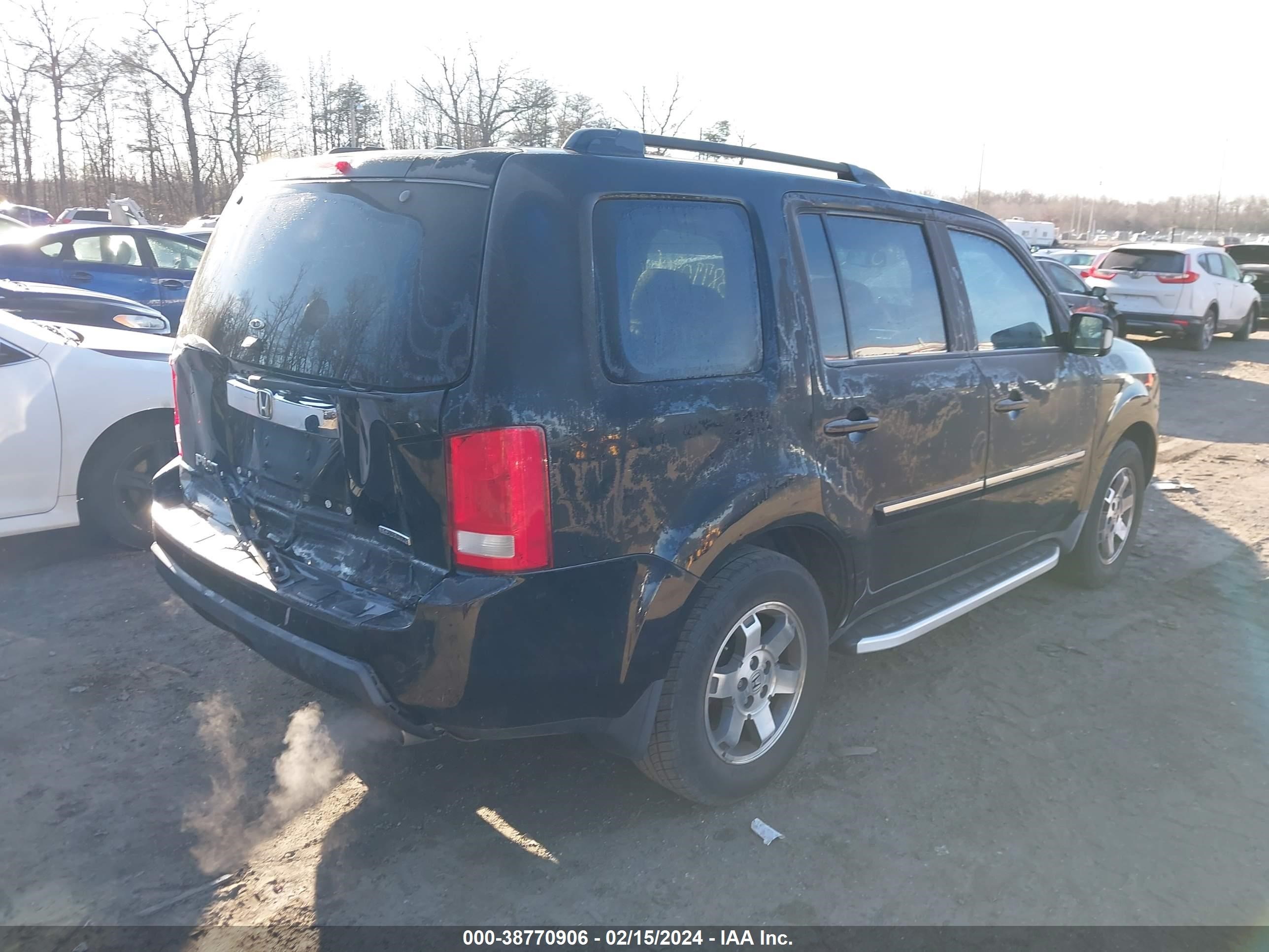 Photo 3 VIN: 5FNYF38959B026002 - HONDA PILOT 