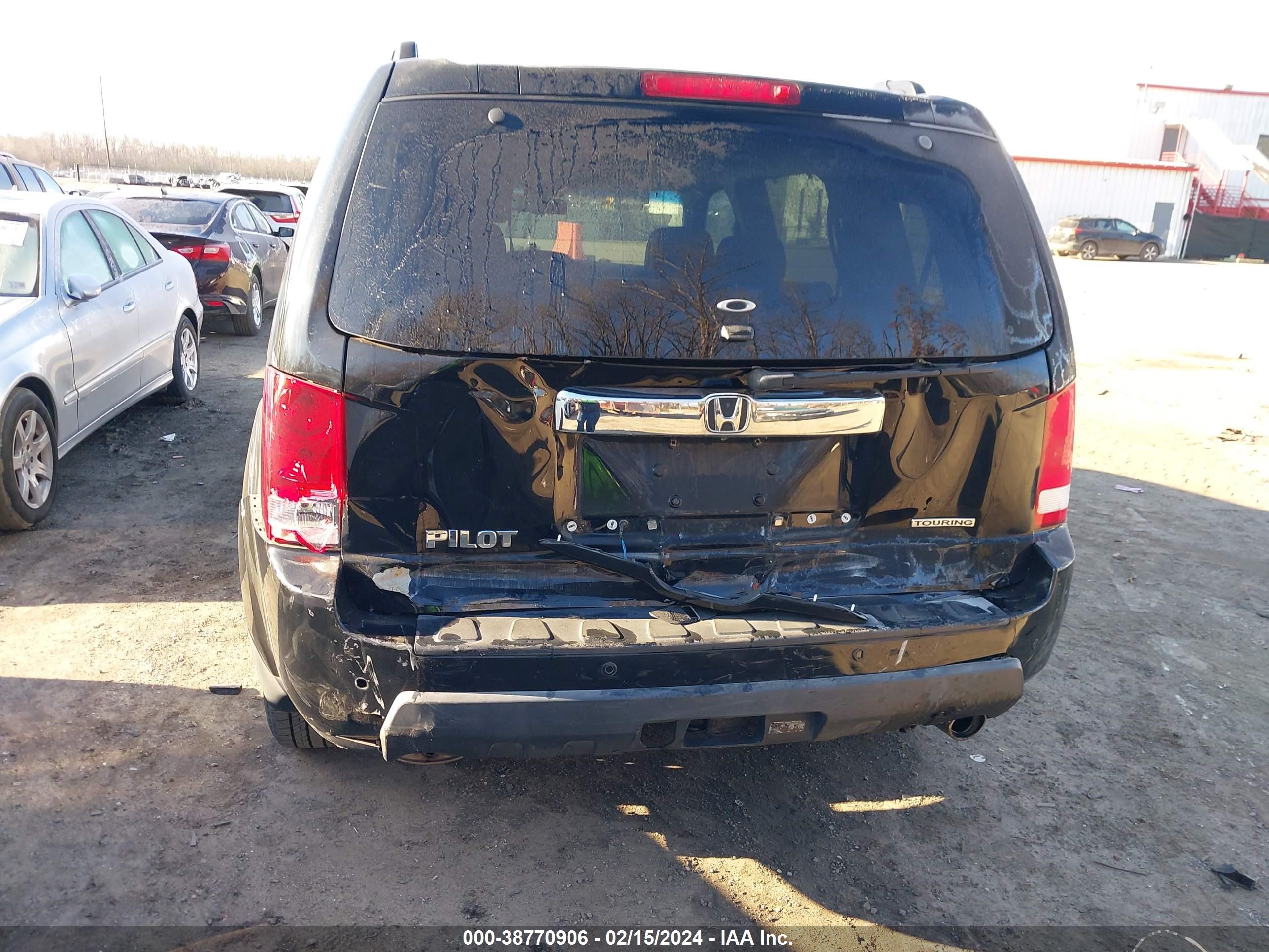 Photo 5 VIN: 5FNYF38959B026002 - HONDA PILOT 