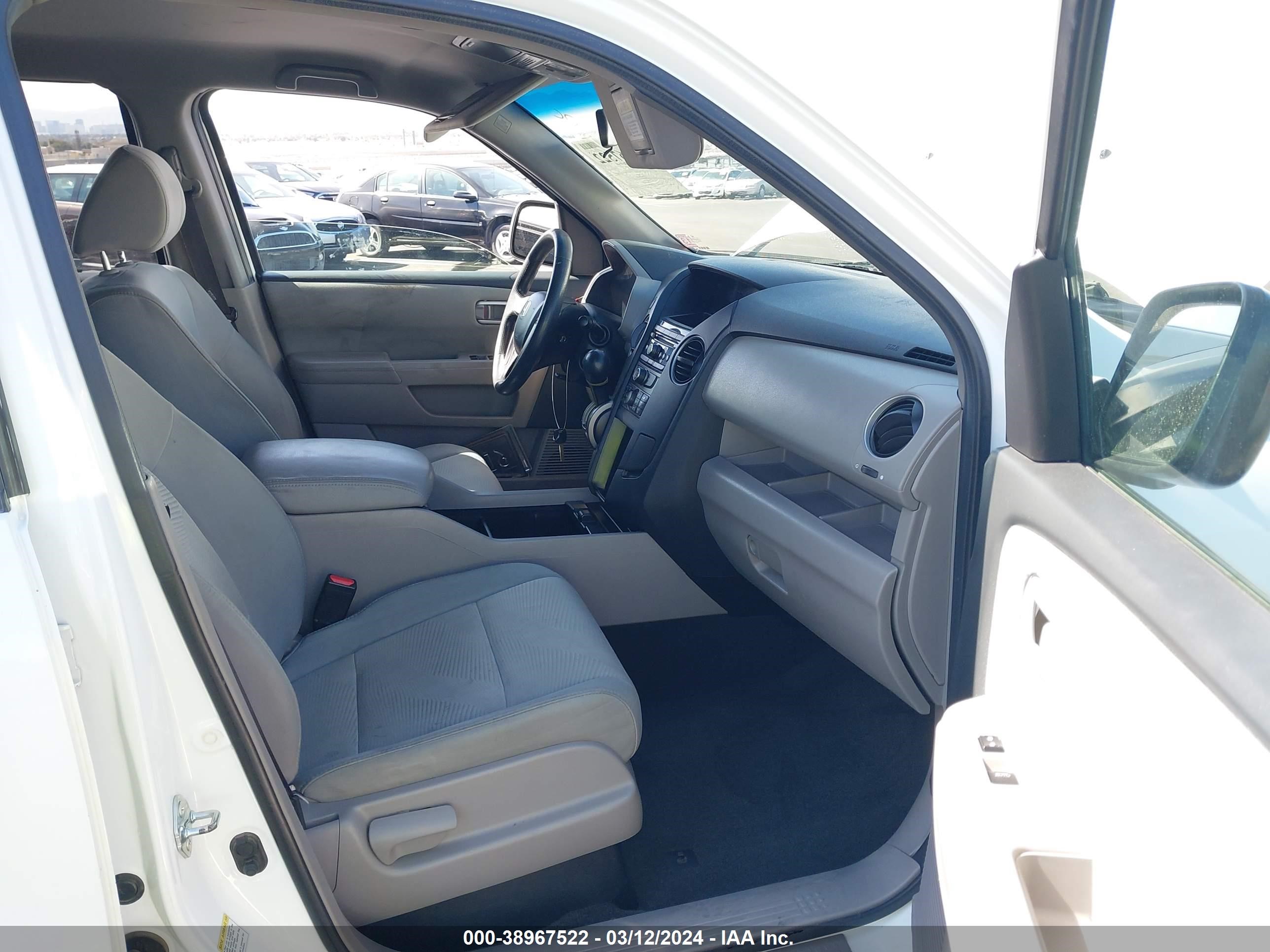 Photo 4 VIN: 5FNYF3H20CB017623 - HONDA PILOT 