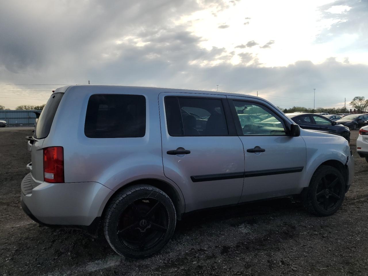 Photo 2 VIN: 5FNYF3H23DB042209 - HONDA PILOT 