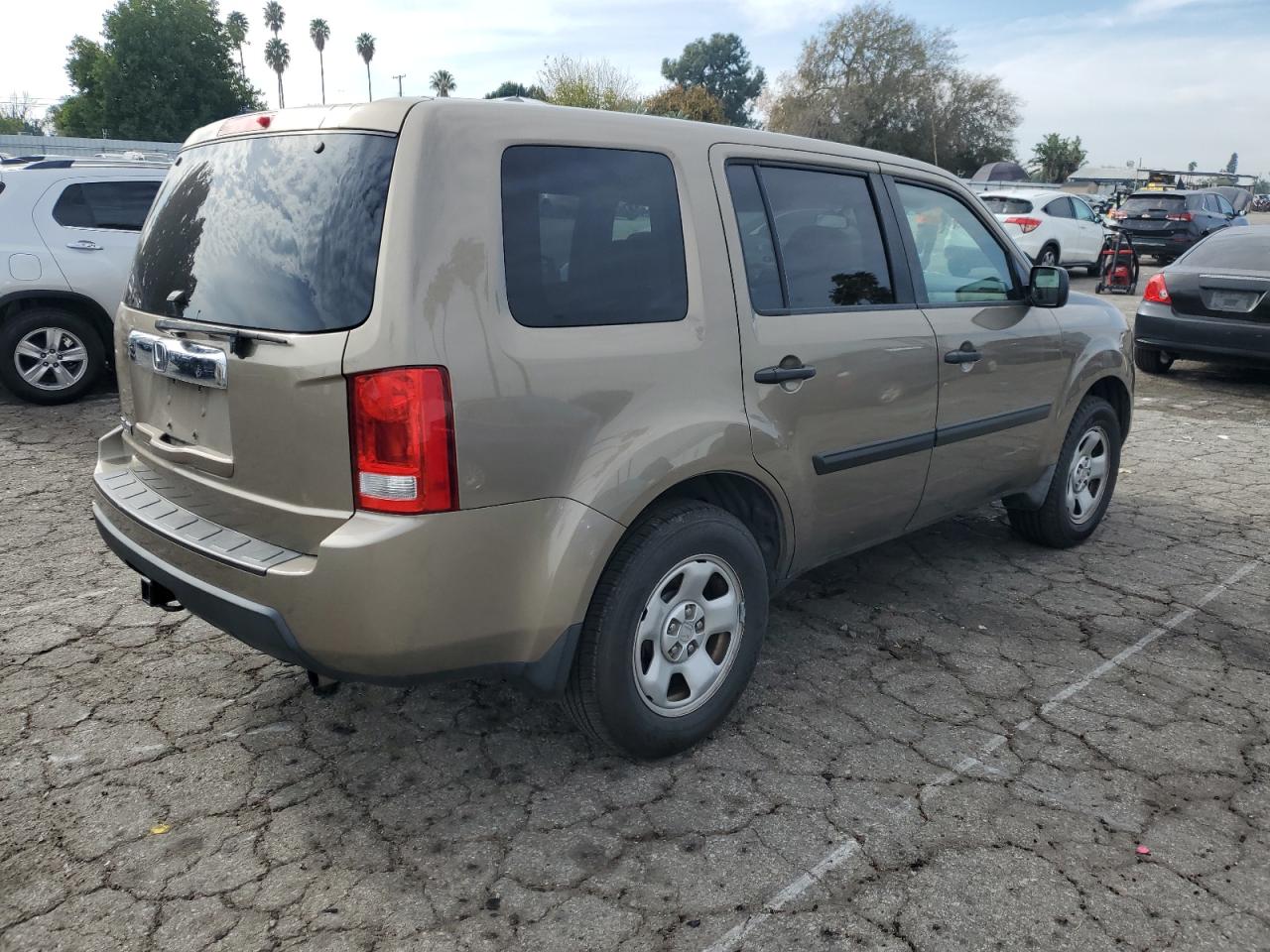 Photo 2 VIN: 5FNYF3H25AB001124 - HONDA PILOT 