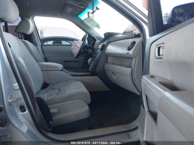 Photo 4 VIN: 5FNYF3H26FB029666 - HONDA PILOT 