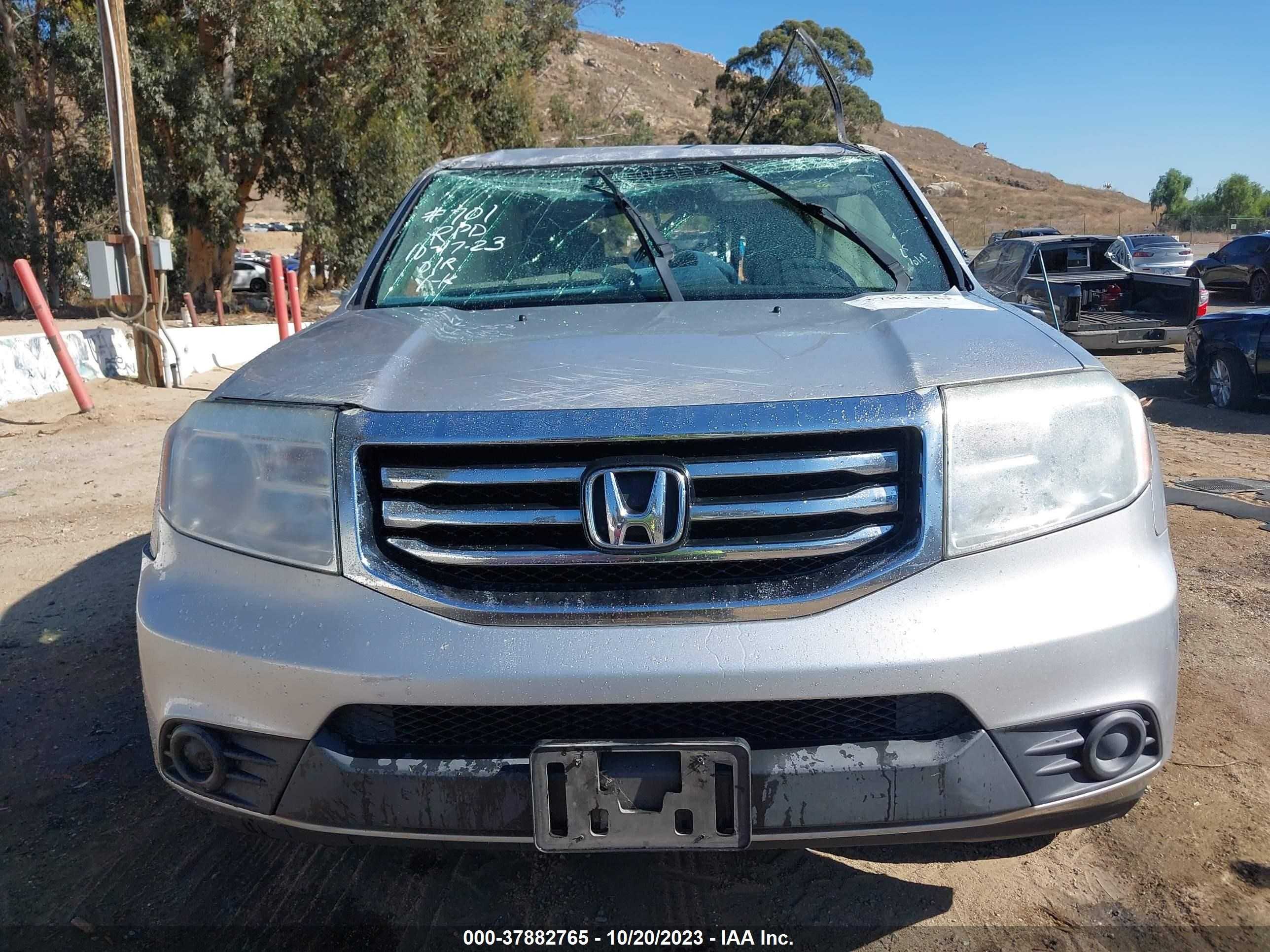 Photo 10 VIN: 5FNYF3H28FB016434 - HONDA PILOT 