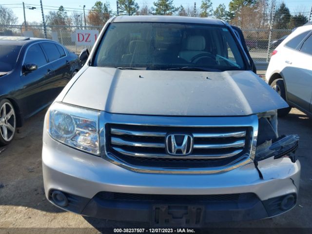 Photo 9 VIN: 5FNYF3H28FB033282 - HONDA PILOT 