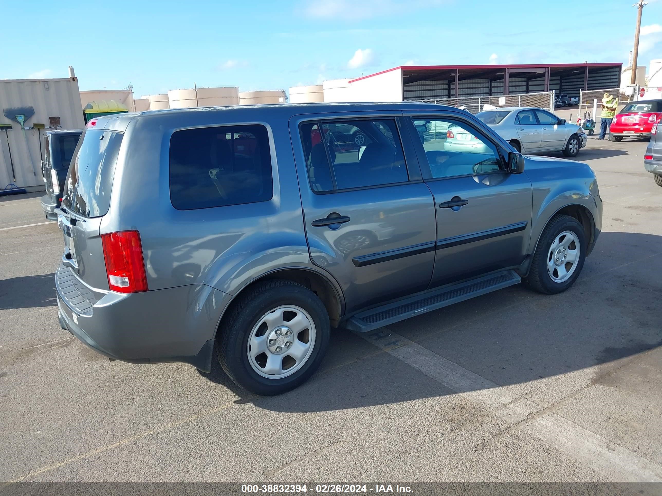 Photo 3 VIN: 5FNYF3H29DB025379 - HONDA PILOT 