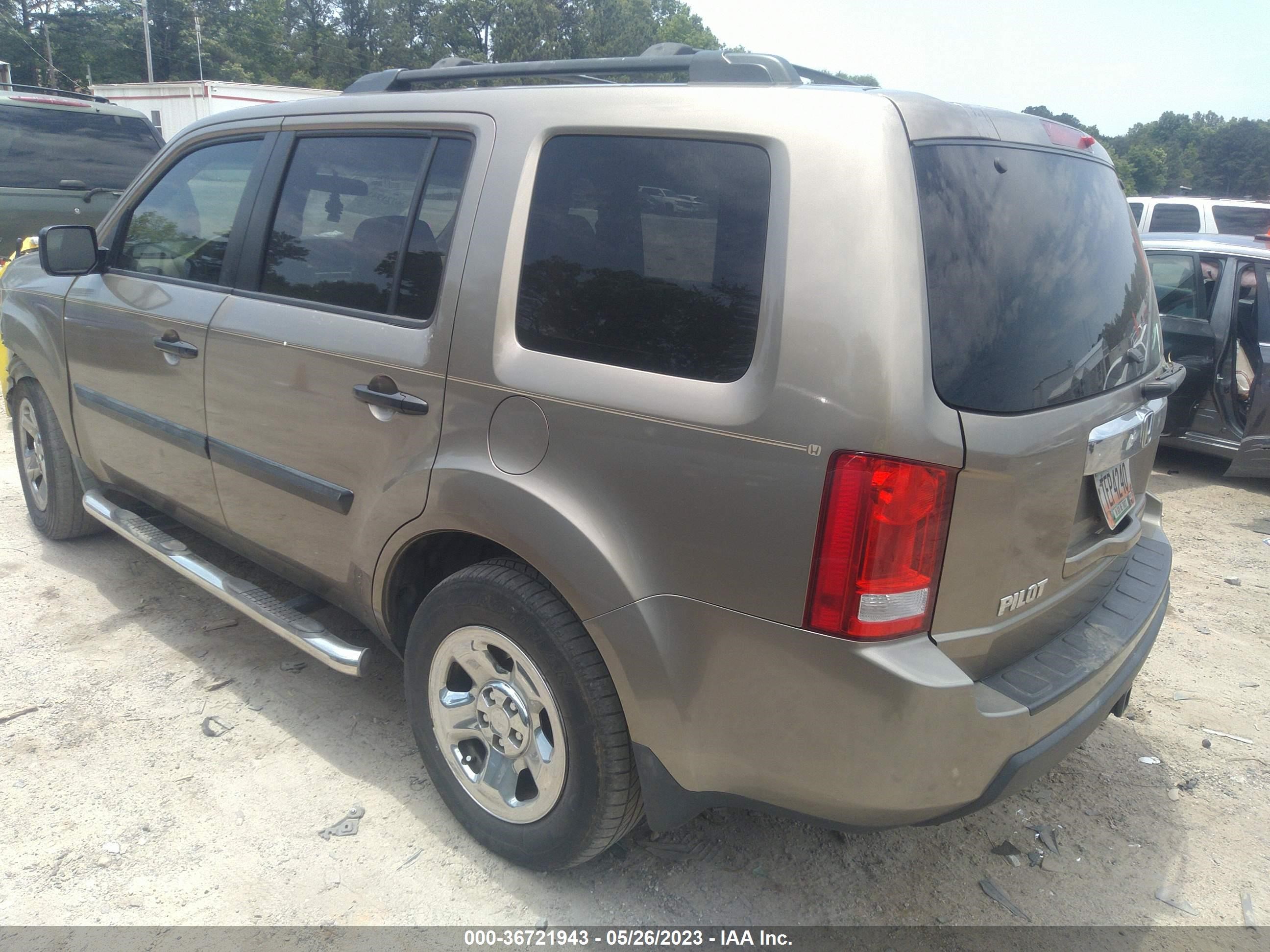 Photo 3 VIN: 5FNYF3H2XAB013835 - HONDA PILOT 