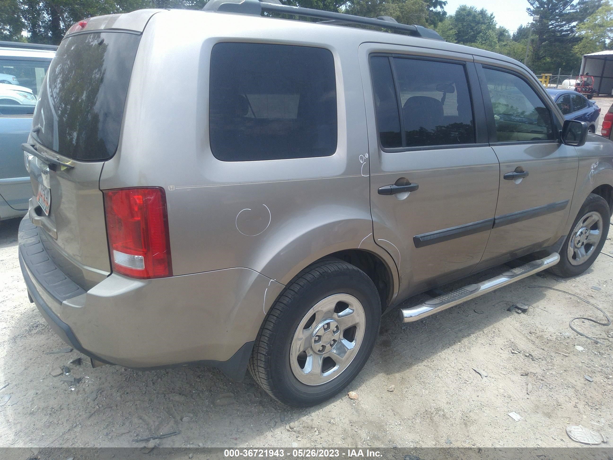 Photo 4 VIN: 5FNYF3H2XAB013835 - HONDA PILOT 