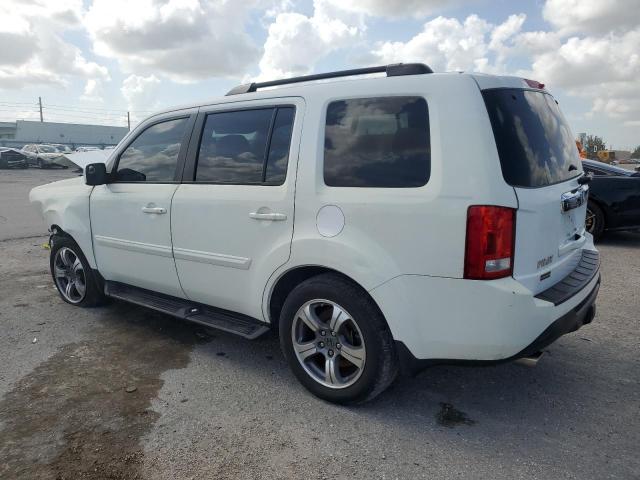 Photo 1 VIN: 5FNYF3H32FB027843 - HONDA PILOT SE 