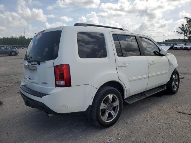 Photo 2 VIN: 5FNYF3H32FB027843 - HONDA PILOT SE 