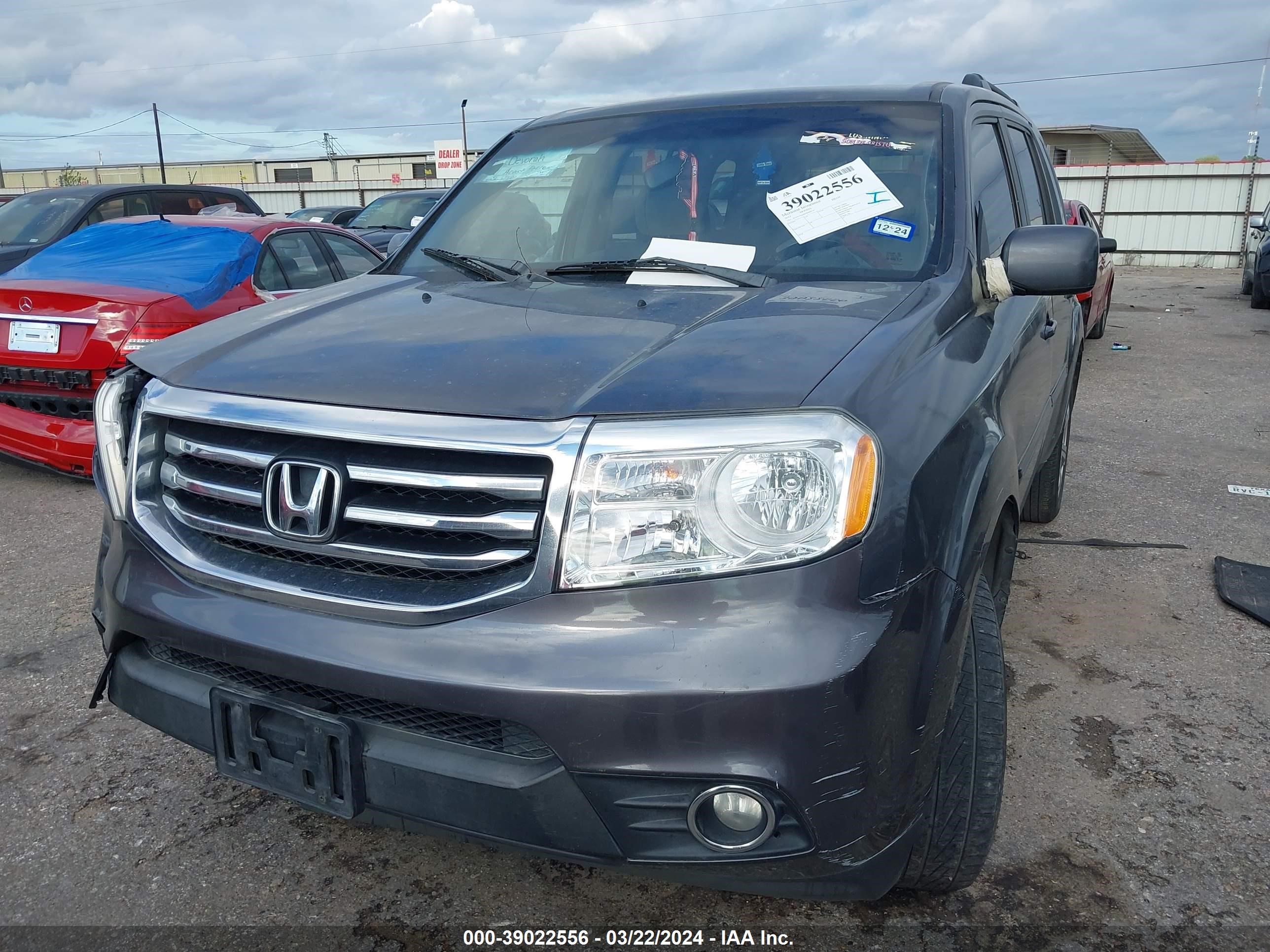 Photo 1 VIN: 5FNYF3H40FB009110 - HONDA PILOT 