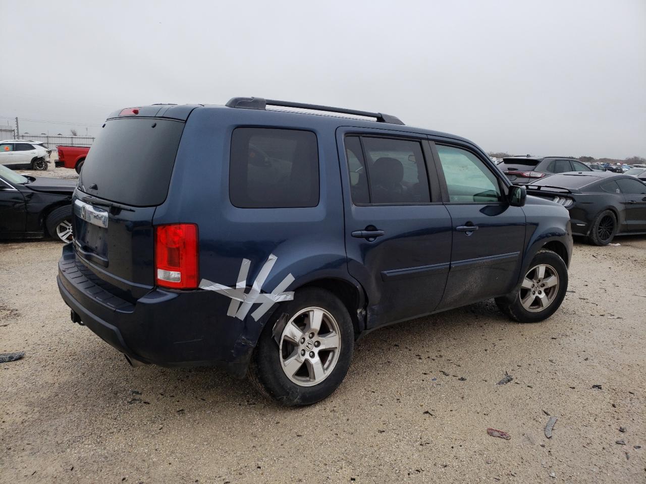 Photo 2 VIN: 5FNYF3H41AB004958 - HONDA PILOT 