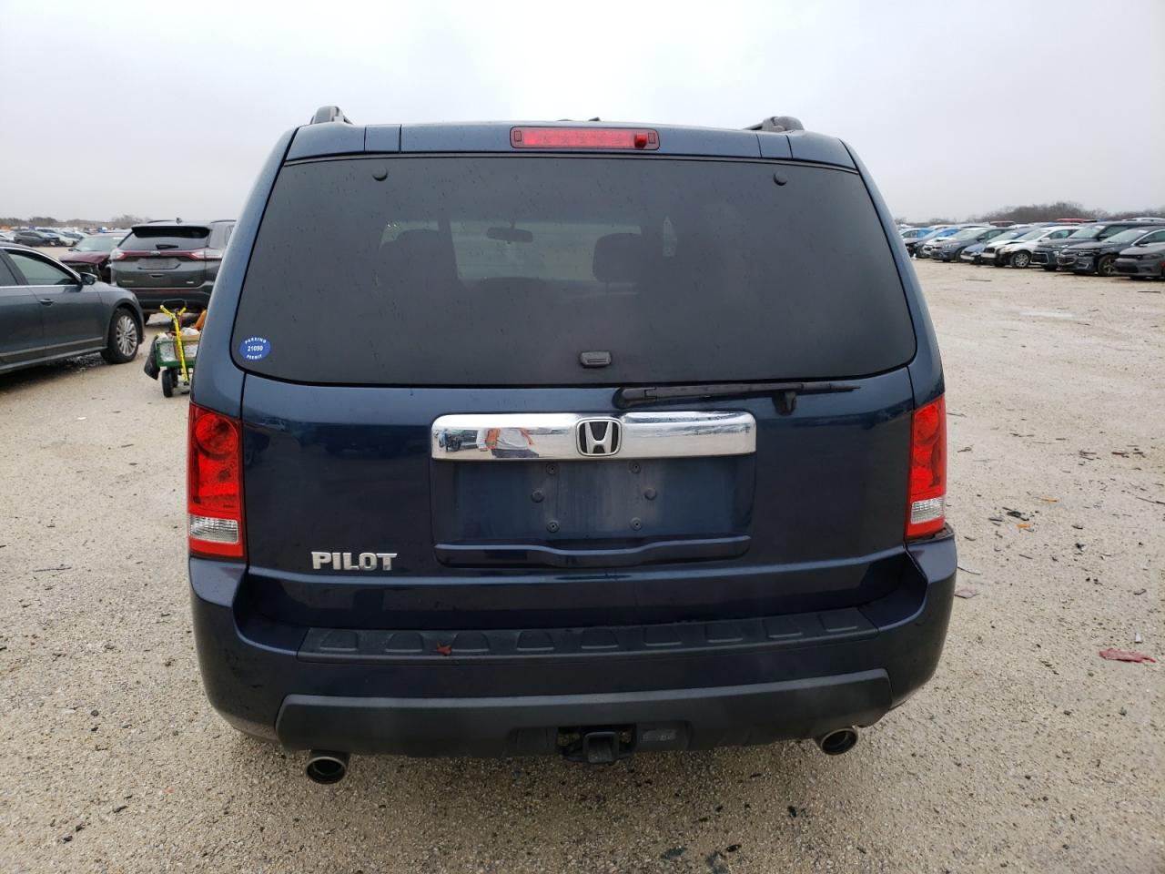 Photo 5 VIN: 5FNYF3H41AB004958 - HONDA PILOT 