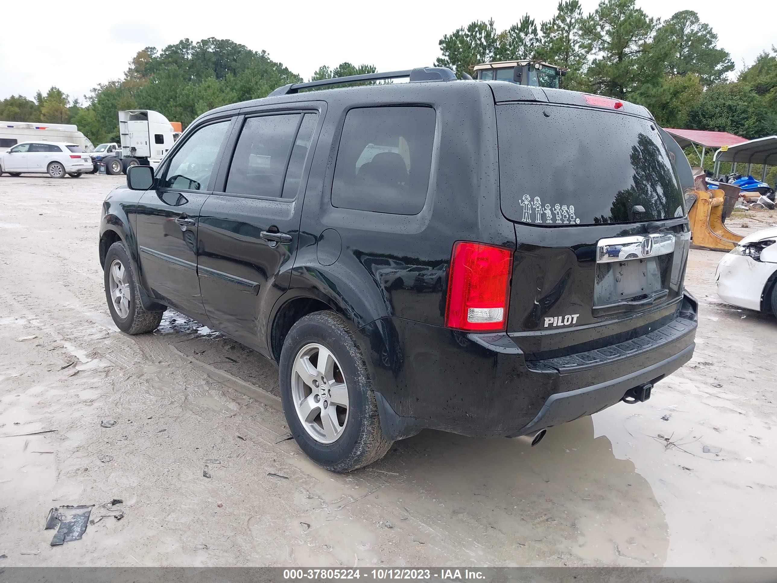 Photo 2 VIN: 5FNYF3H43BB031550 - HONDA PILOT 