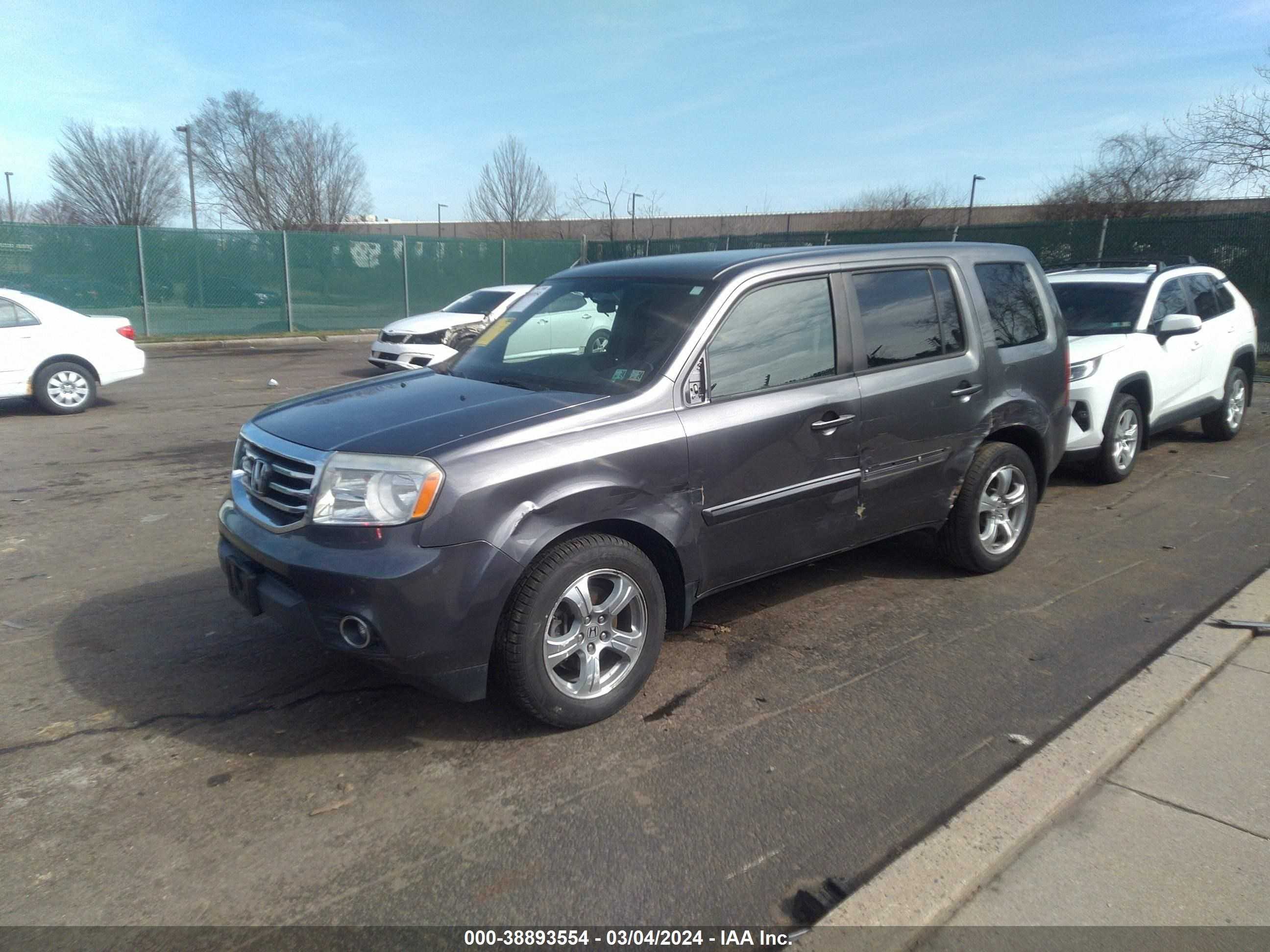 Photo 1 VIN: 5FNYF3H43FB008758 - HONDA PILOT 