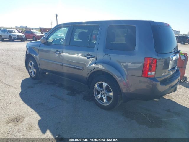 Photo 2 VIN: 5FNYF3H43FB021171 - HONDA PILOT 