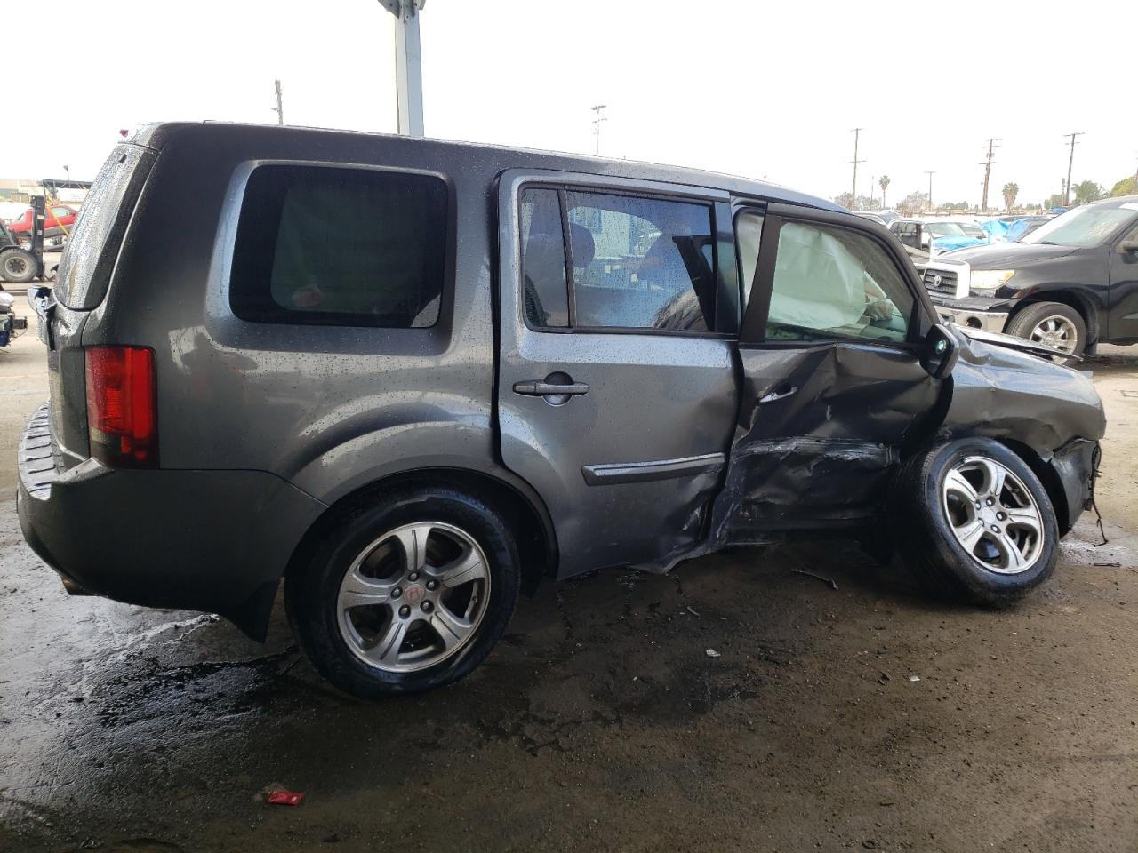 Photo 2 VIN: 5FNYF3H45DB037997 - HONDA PILOT 