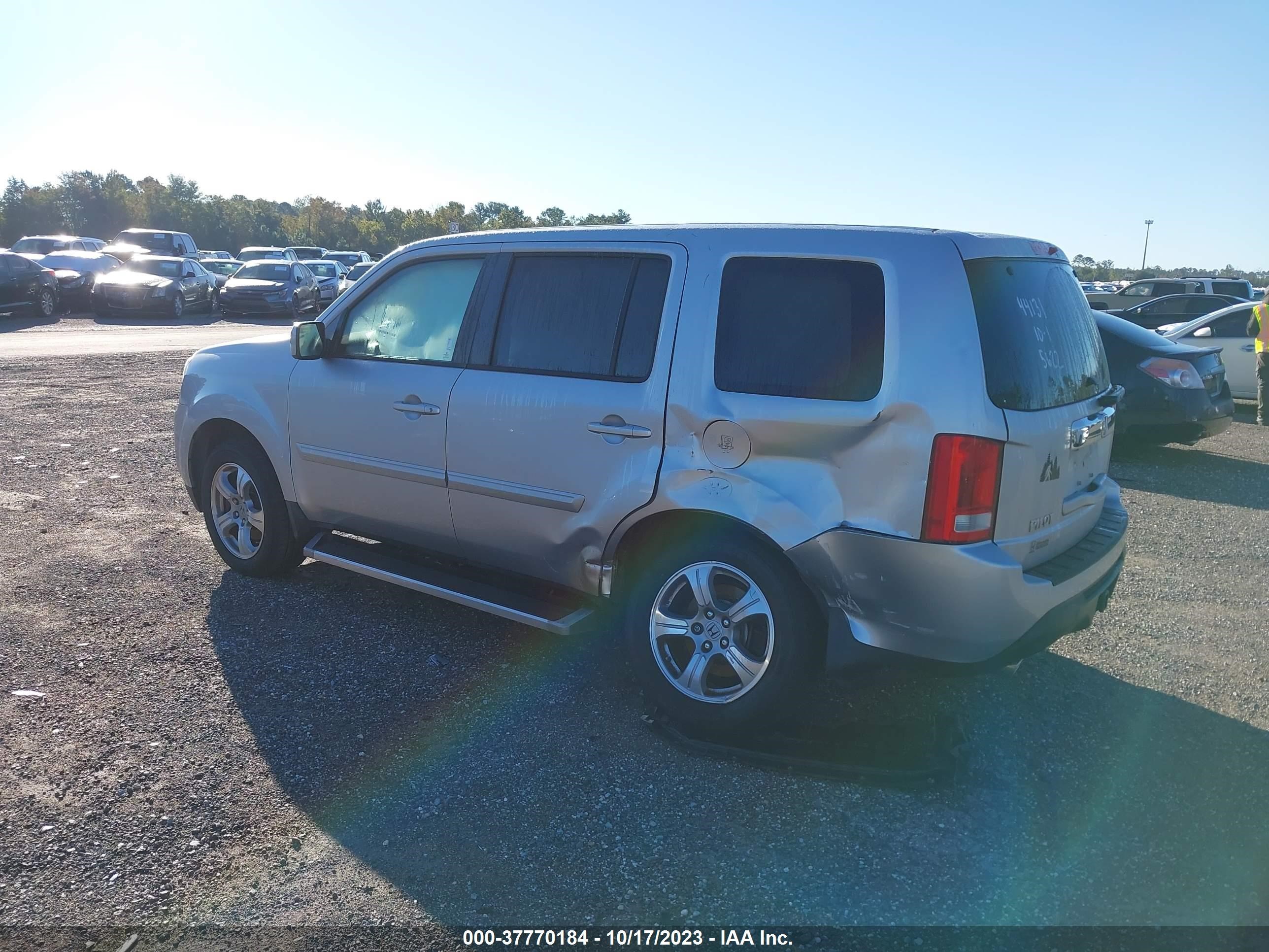 Photo 2 VIN: 5FNYF3H47DB035622 - HONDA PILOT 