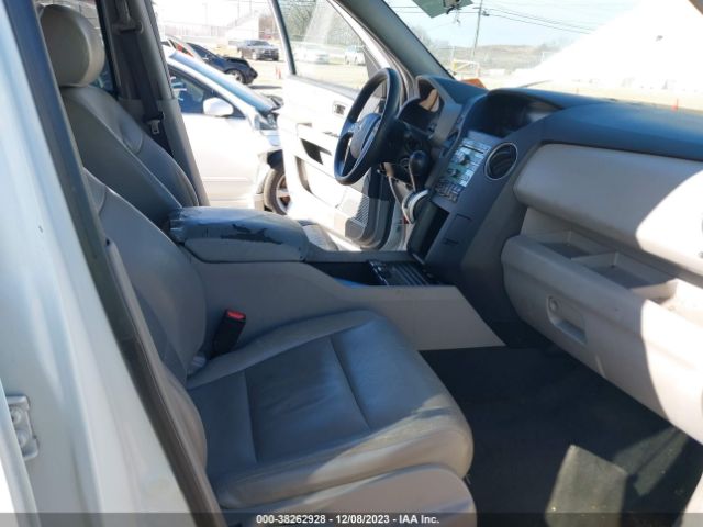 Photo 4 VIN: 5FNYF3H4XAB018387 - HONDA PILOT 