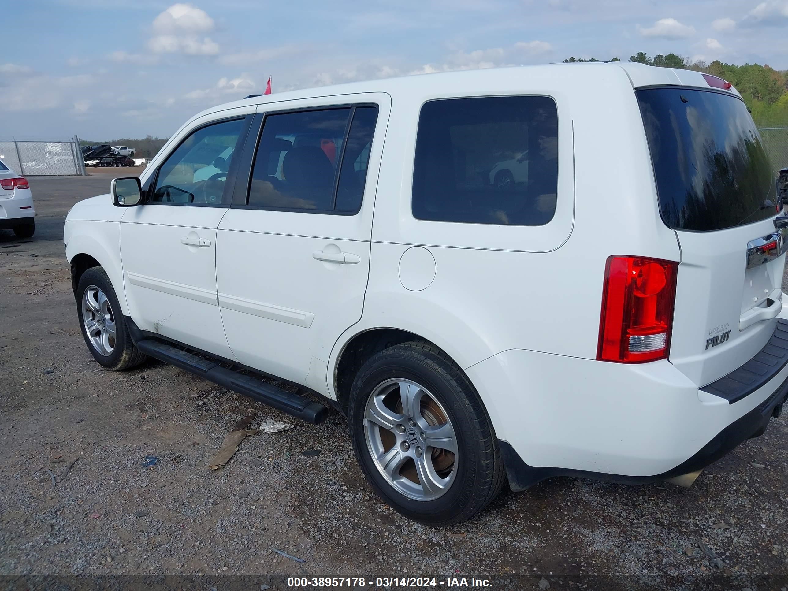 Photo 2 VIN: 5FNYF3H51CB028334 - HONDA PILOT 