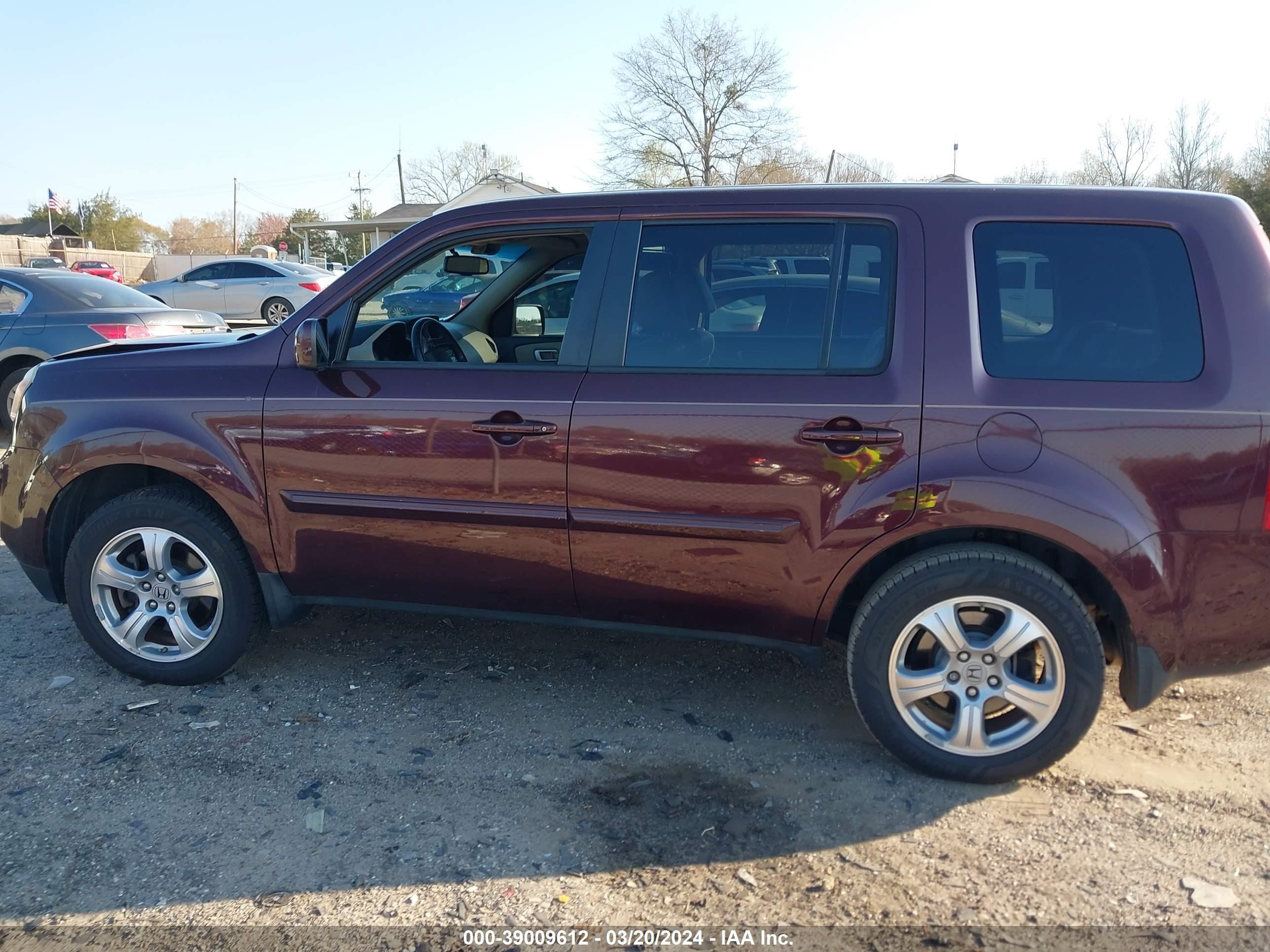 Photo 13 VIN: 5FNYF3H51FB003759 - HONDA PILOT 