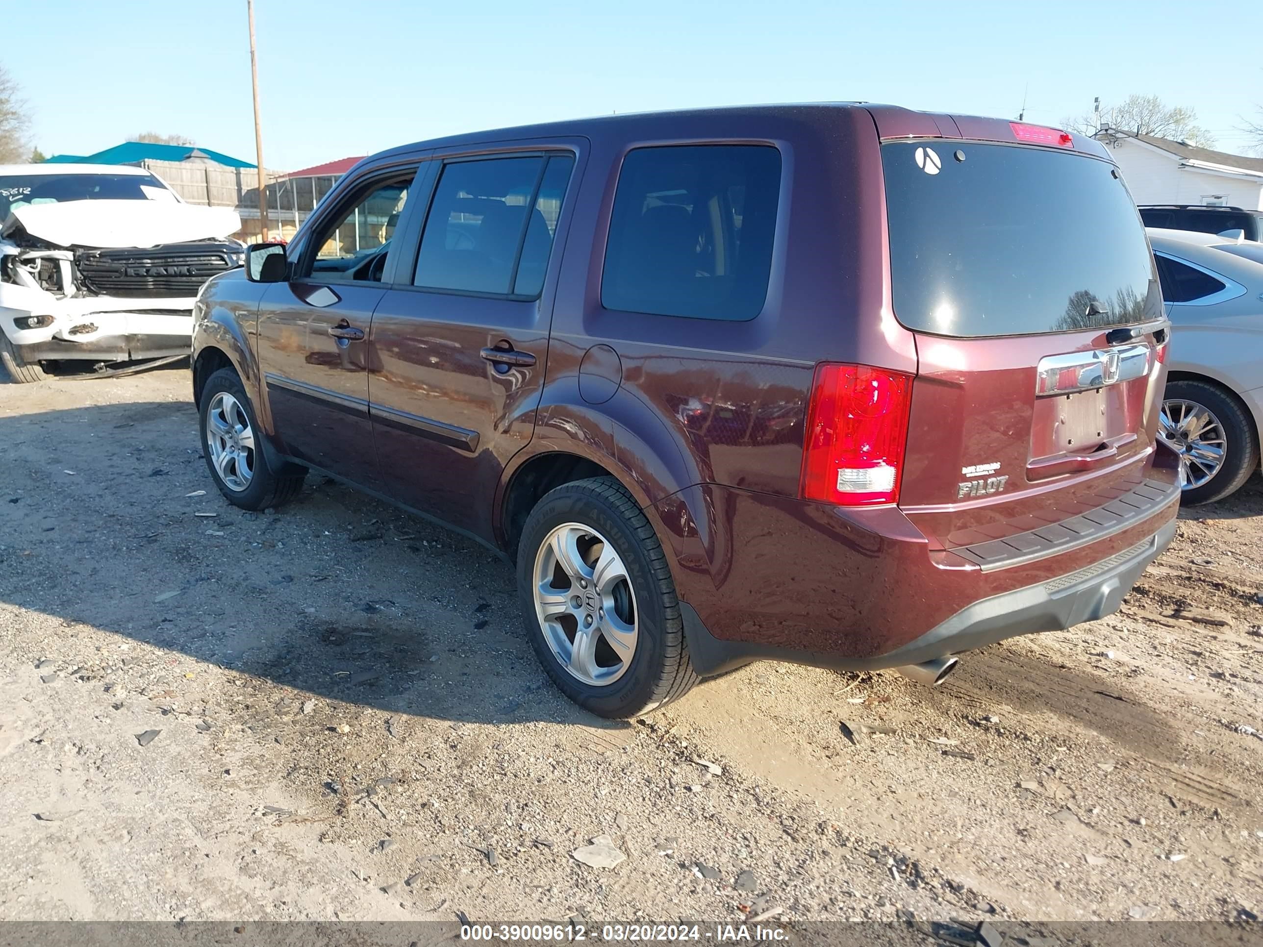 Photo 2 VIN: 5FNYF3H51FB003759 - HONDA PILOT 