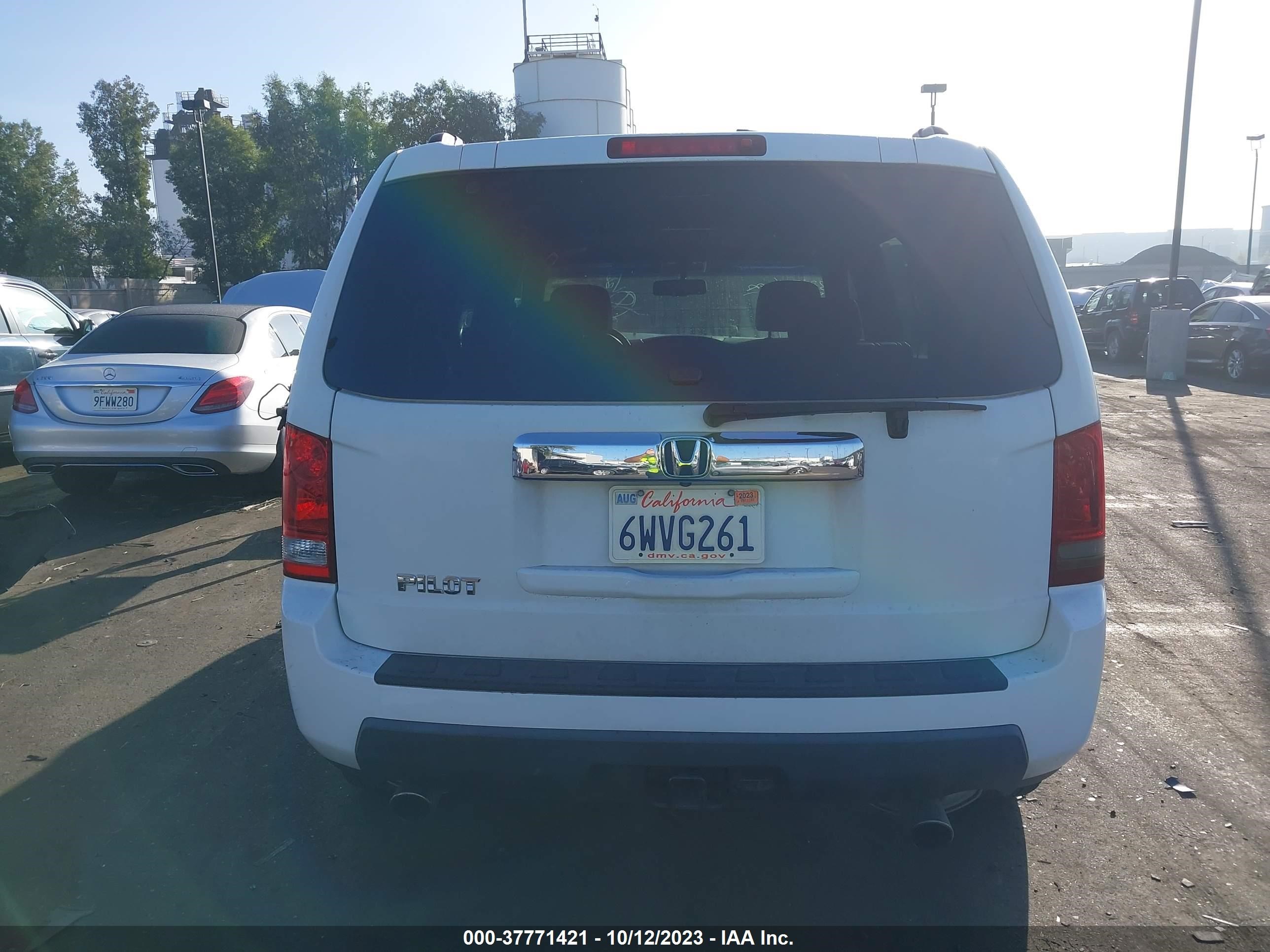 Photo 16 VIN: 5FNYF3H53BB025451 - HONDA PILOT 