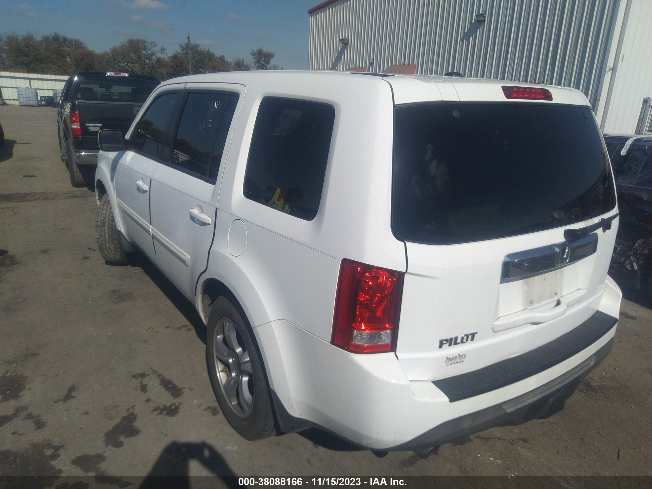 Photo 2 VIN: 5FNYF3H53DB011990 - HONDA PILOT 