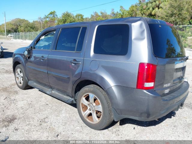 Photo 2 VIN: 5FNYF3H53FB016299 - HONDA PILOT 