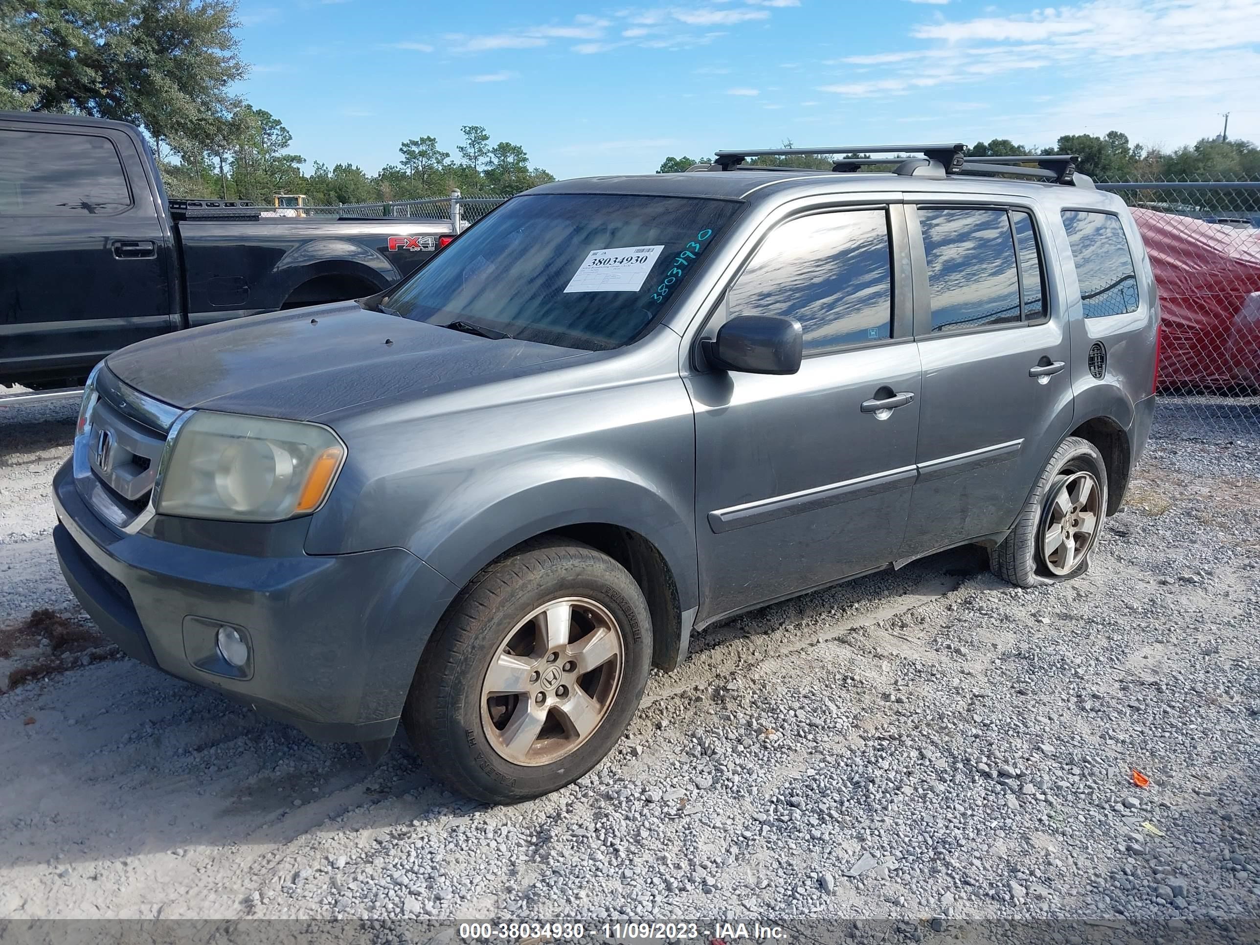 Photo 1 VIN: 5FNYF3H54AB015946 - HONDA PILOT 