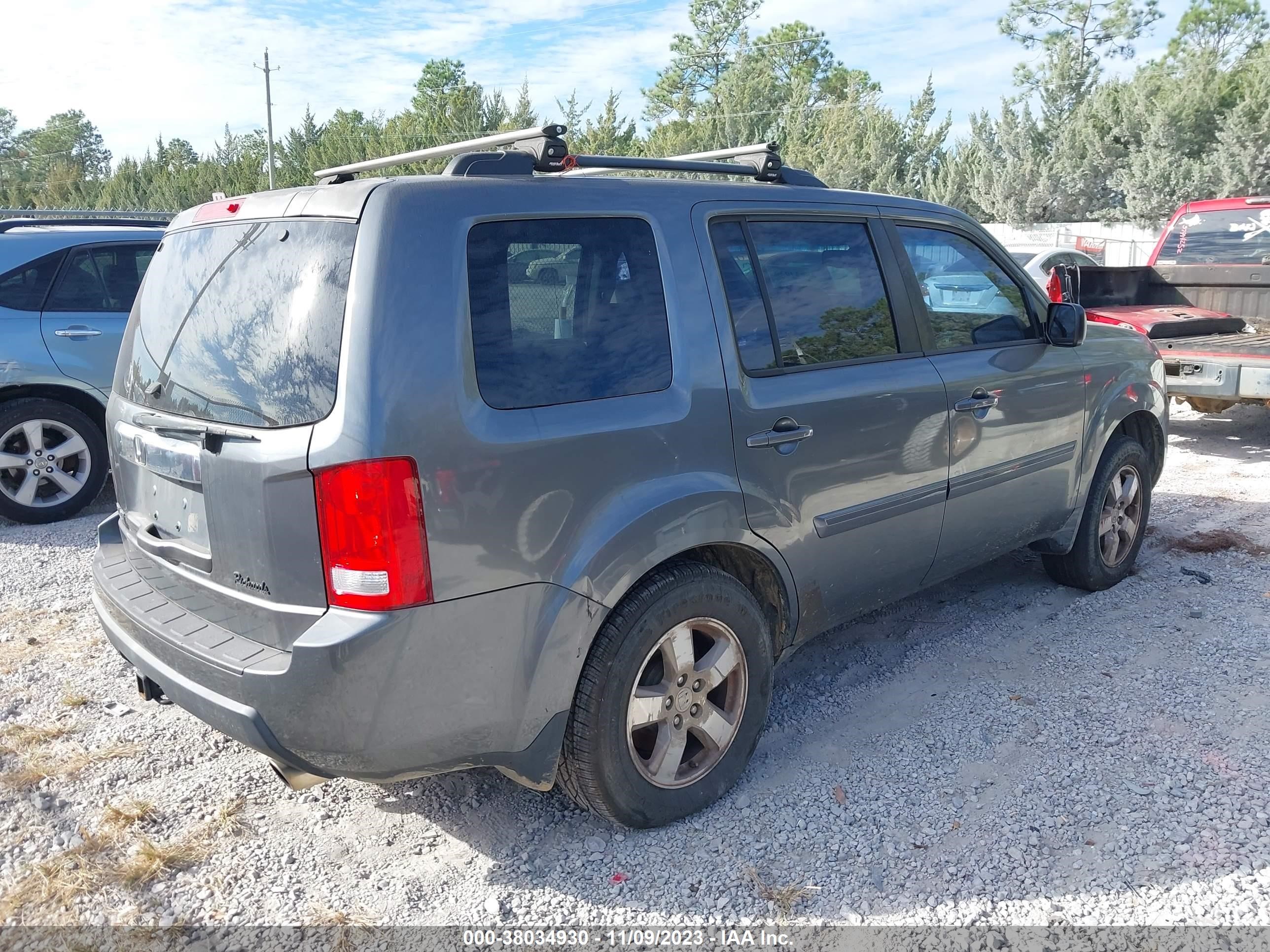 Photo 3 VIN: 5FNYF3H54AB015946 - HONDA PILOT 