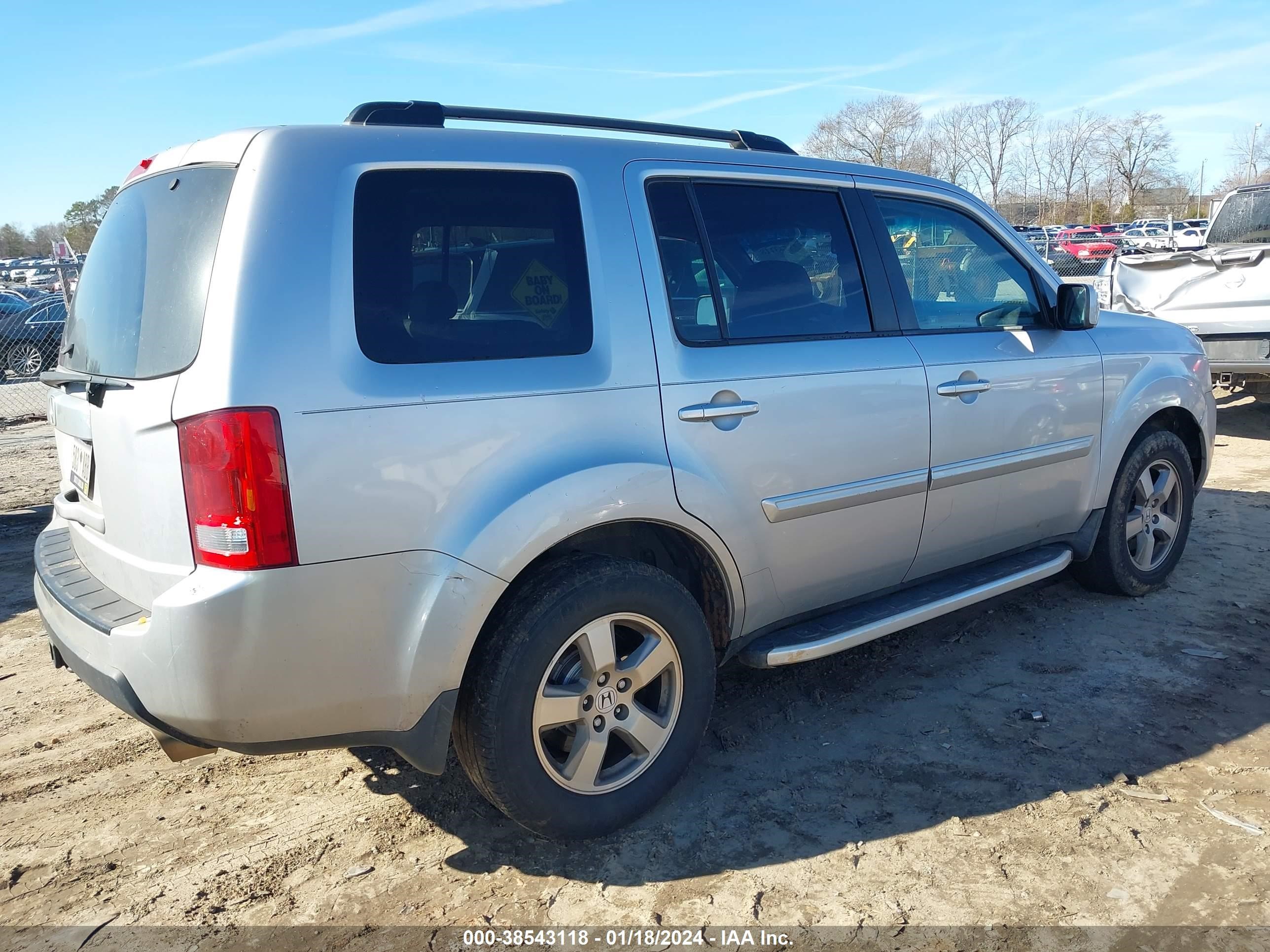 Photo 3 VIN: 5FNYF3H54AB020032 - HONDA PILOT 