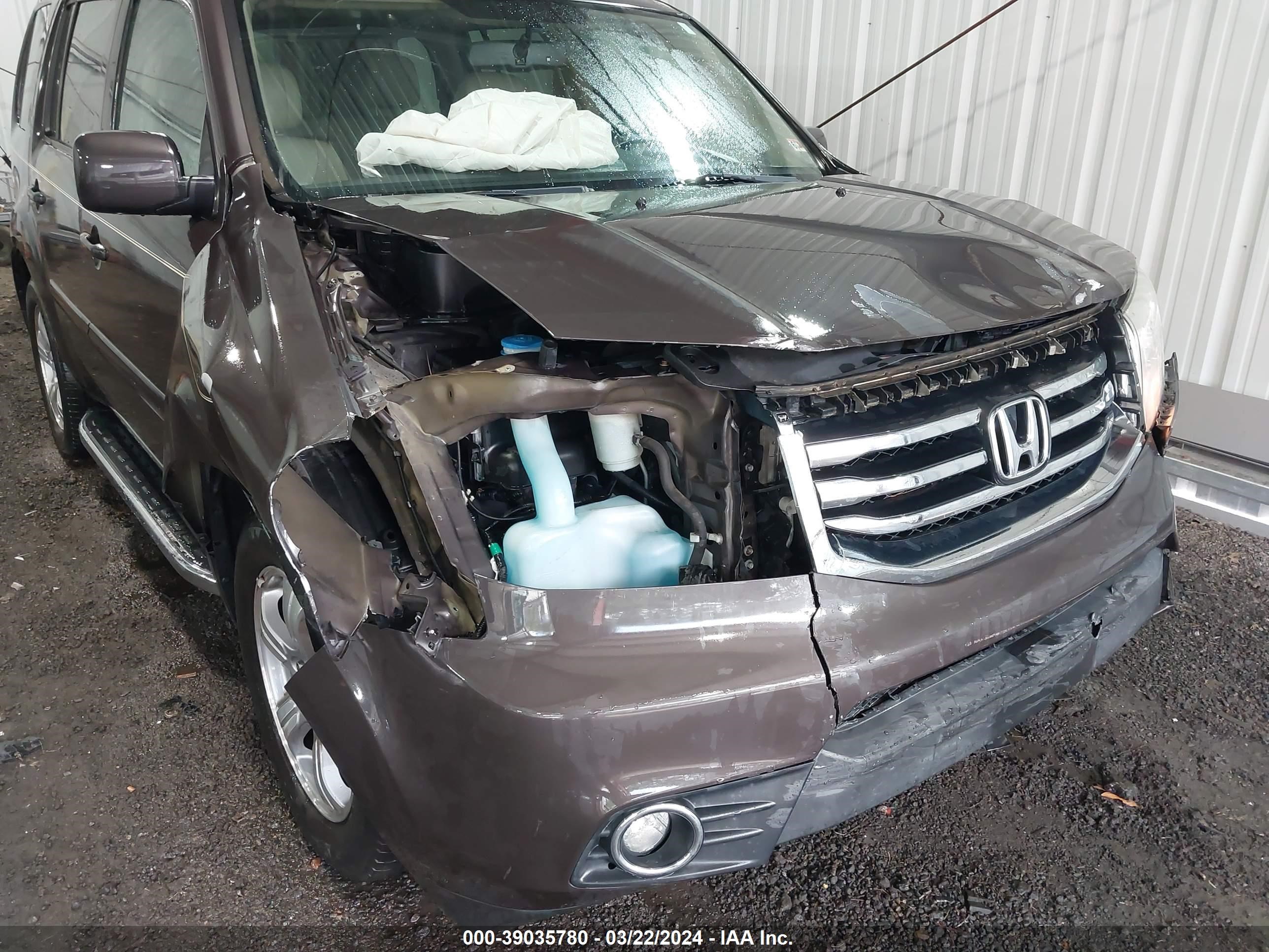 Photo 5 VIN: 5FNYF3H54FB020927 - HONDA PILOT 