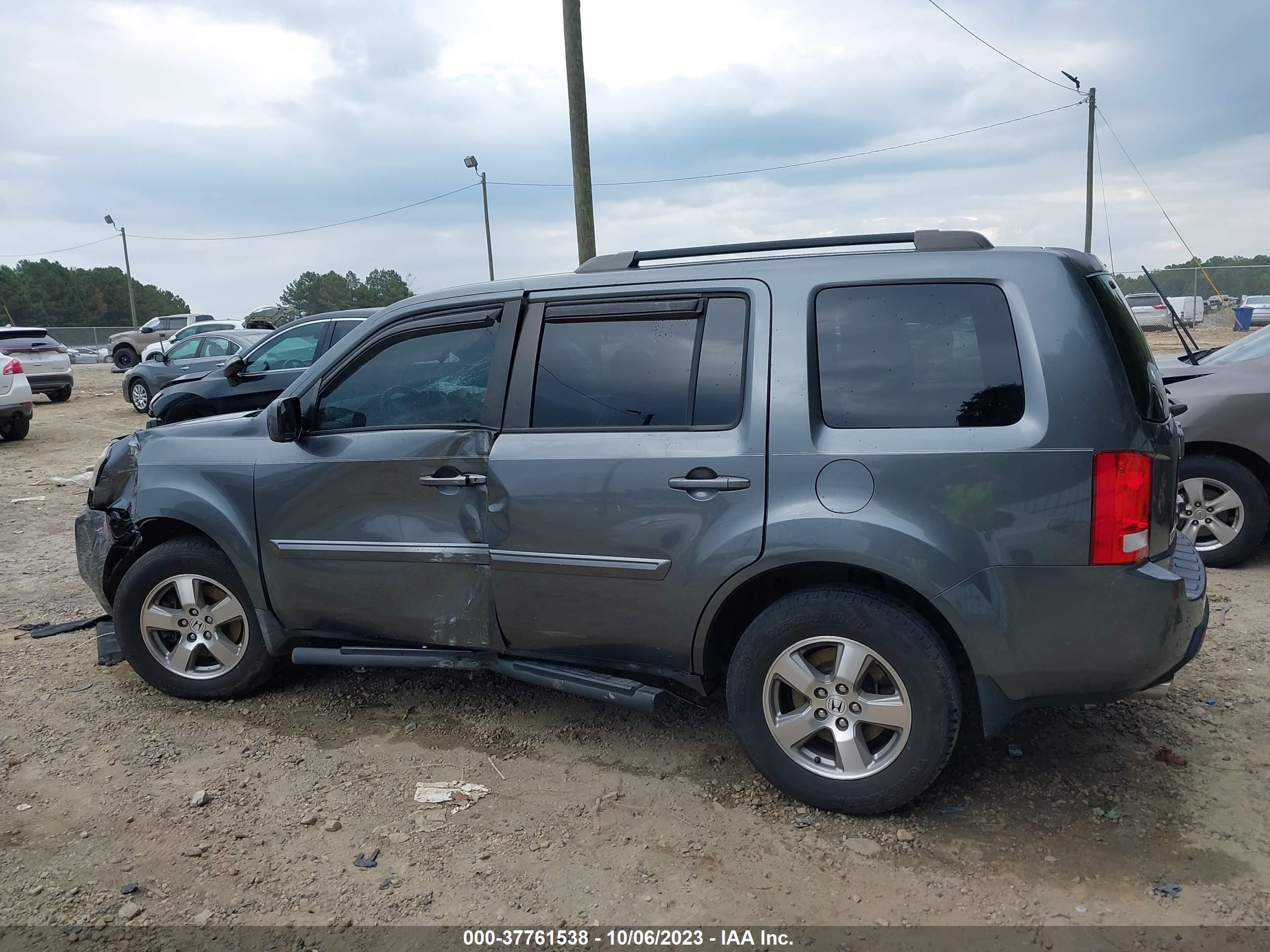 Photo 13 VIN: 5FNYF3H55AB018600 - HONDA PILOT 