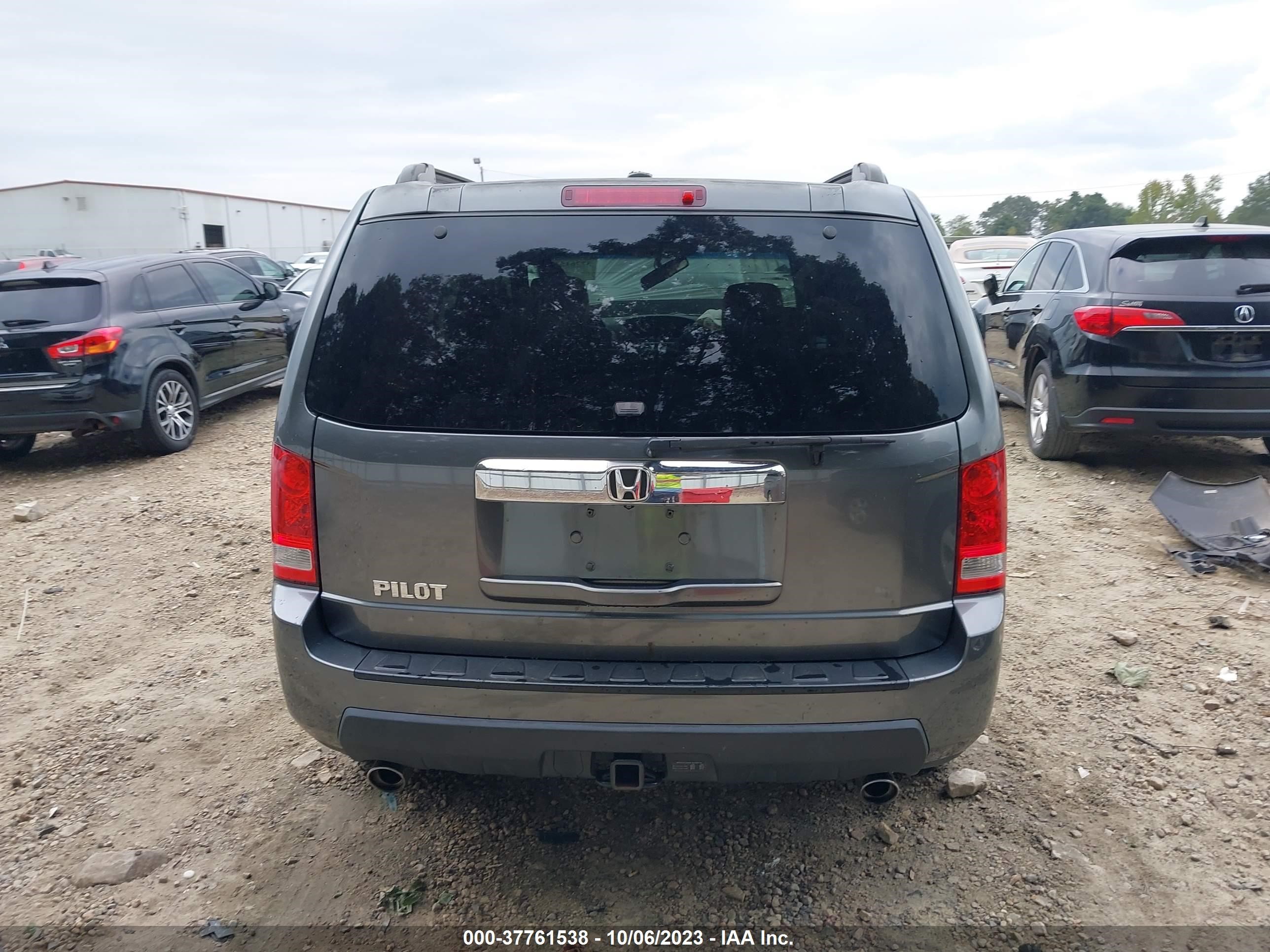 Photo 15 VIN: 5FNYF3H55AB018600 - HONDA PILOT 