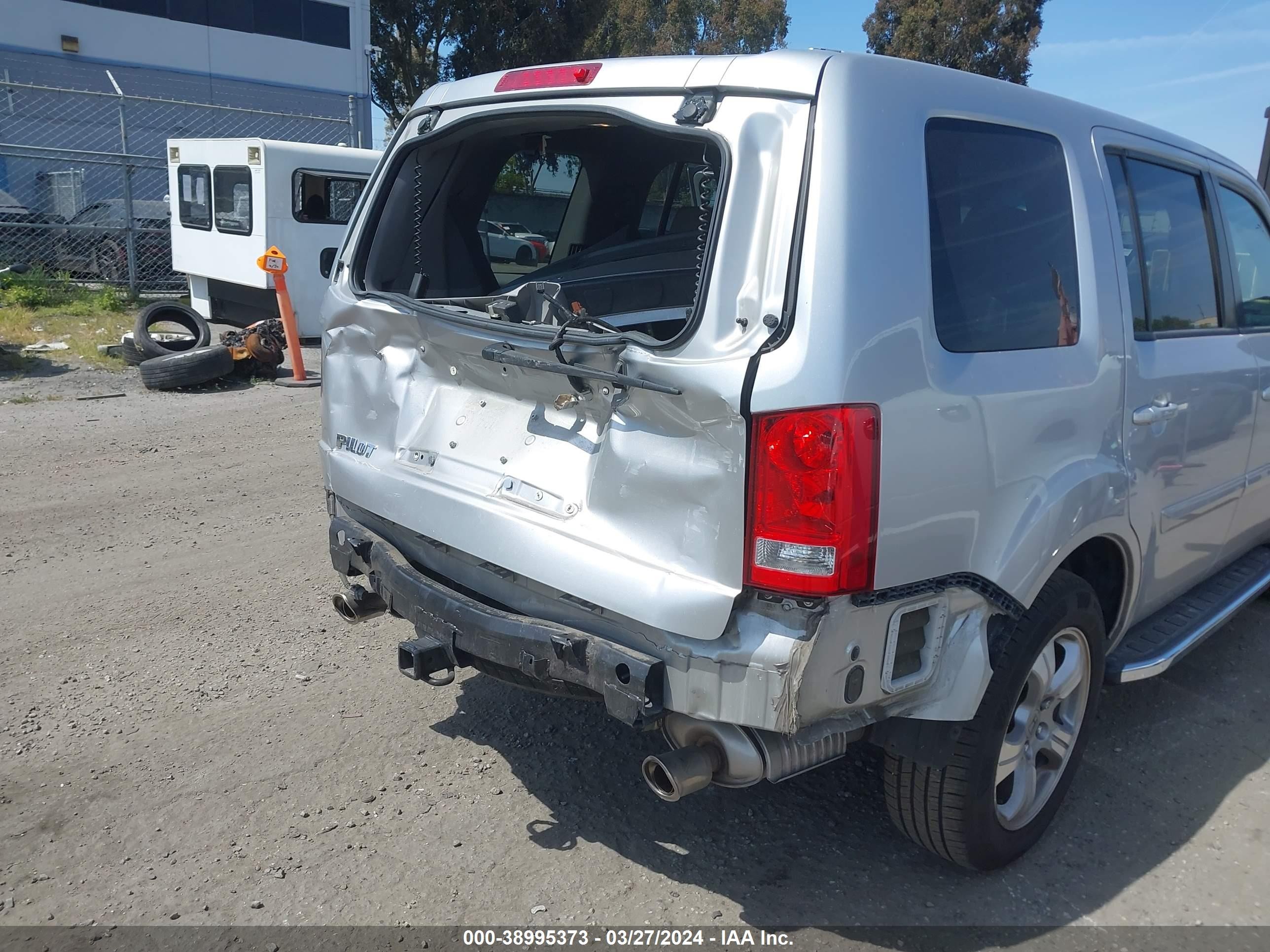 Photo 12 VIN: 5FNYF3H55CB042835 - HONDA PILOT 