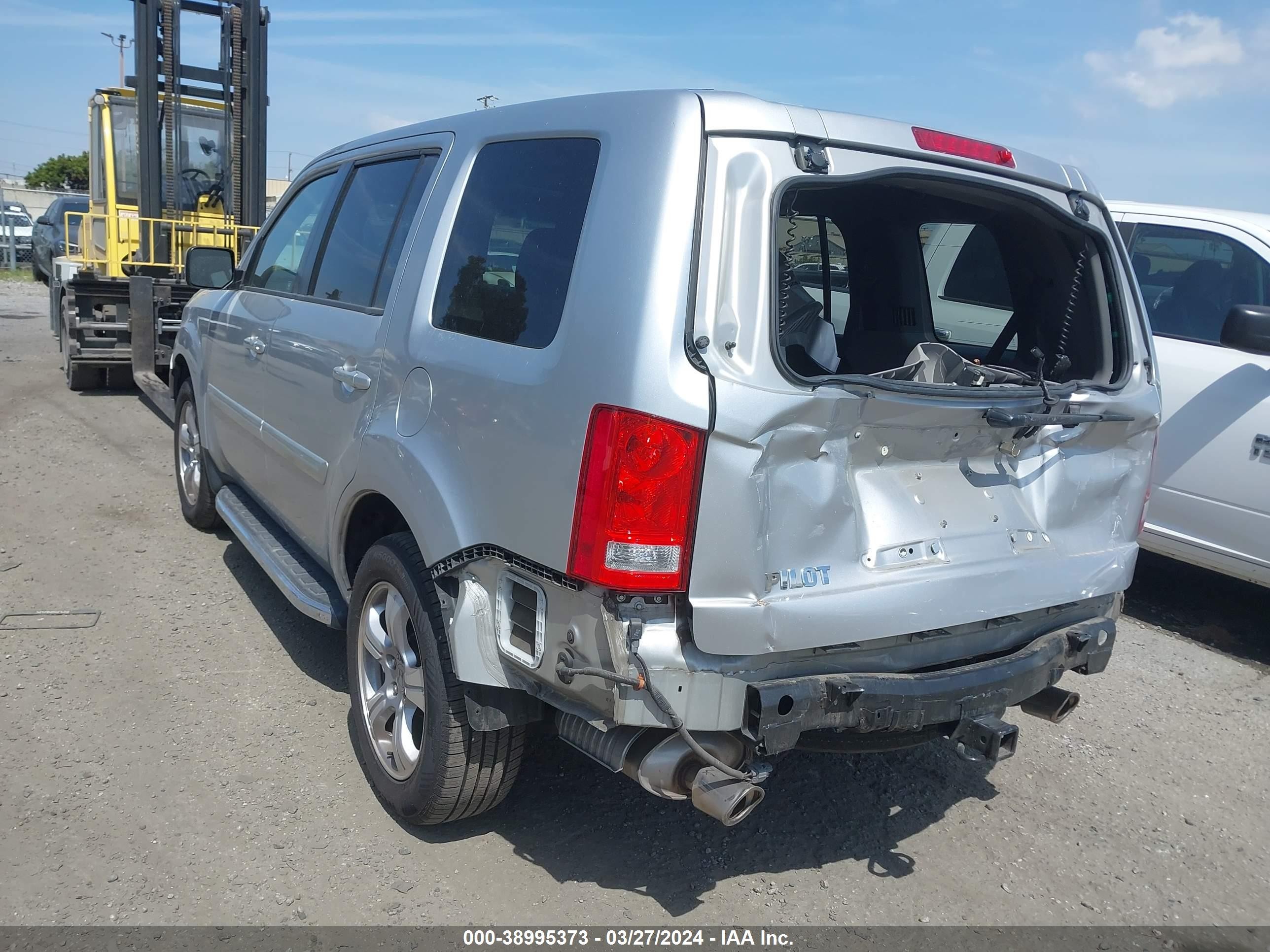 Photo 2 VIN: 5FNYF3H55CB042835 - HONDA PILOT 