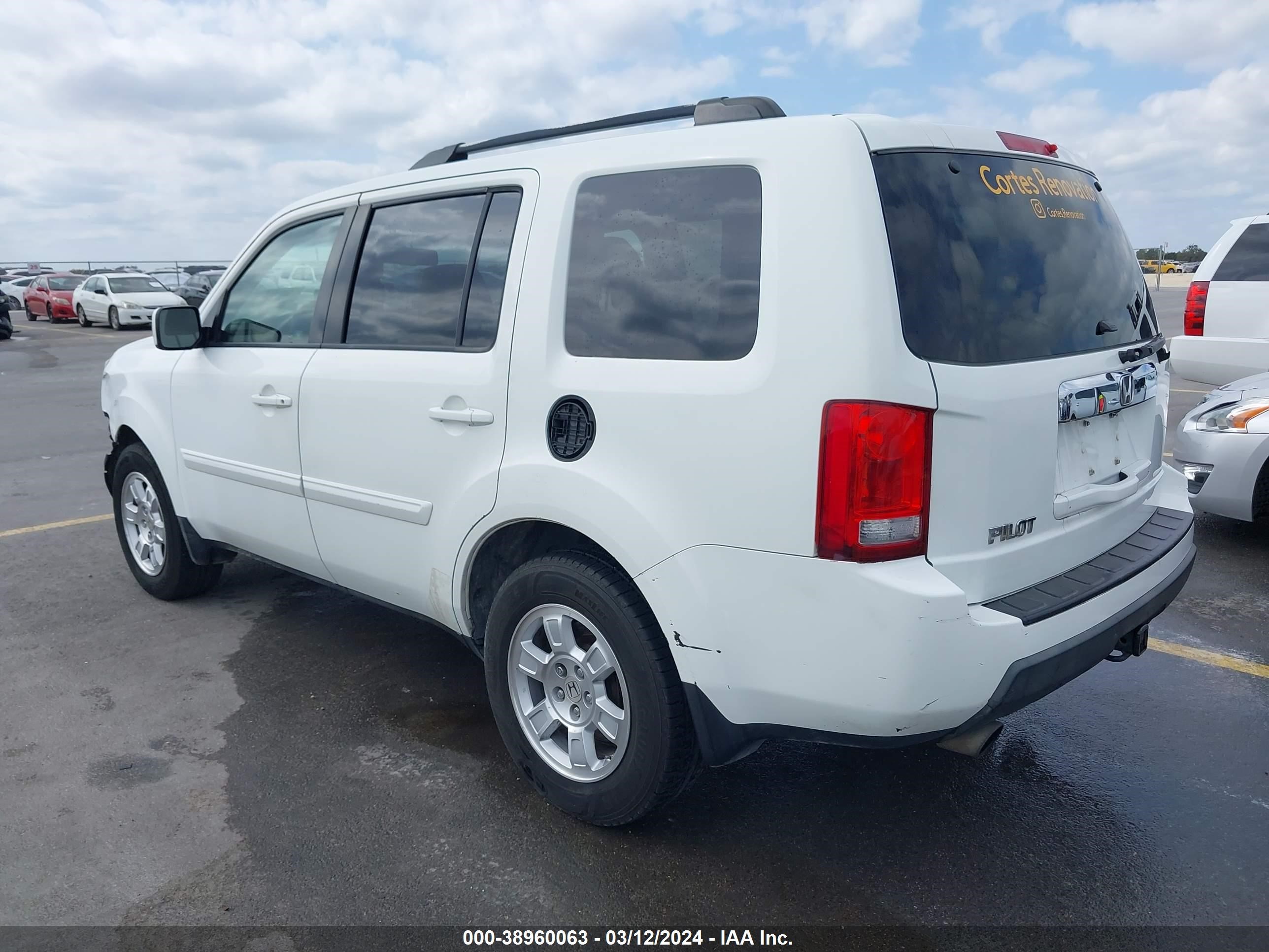 Photo 2 VIN: 5FNYF3H57AB019909 - HONDA PILOT 